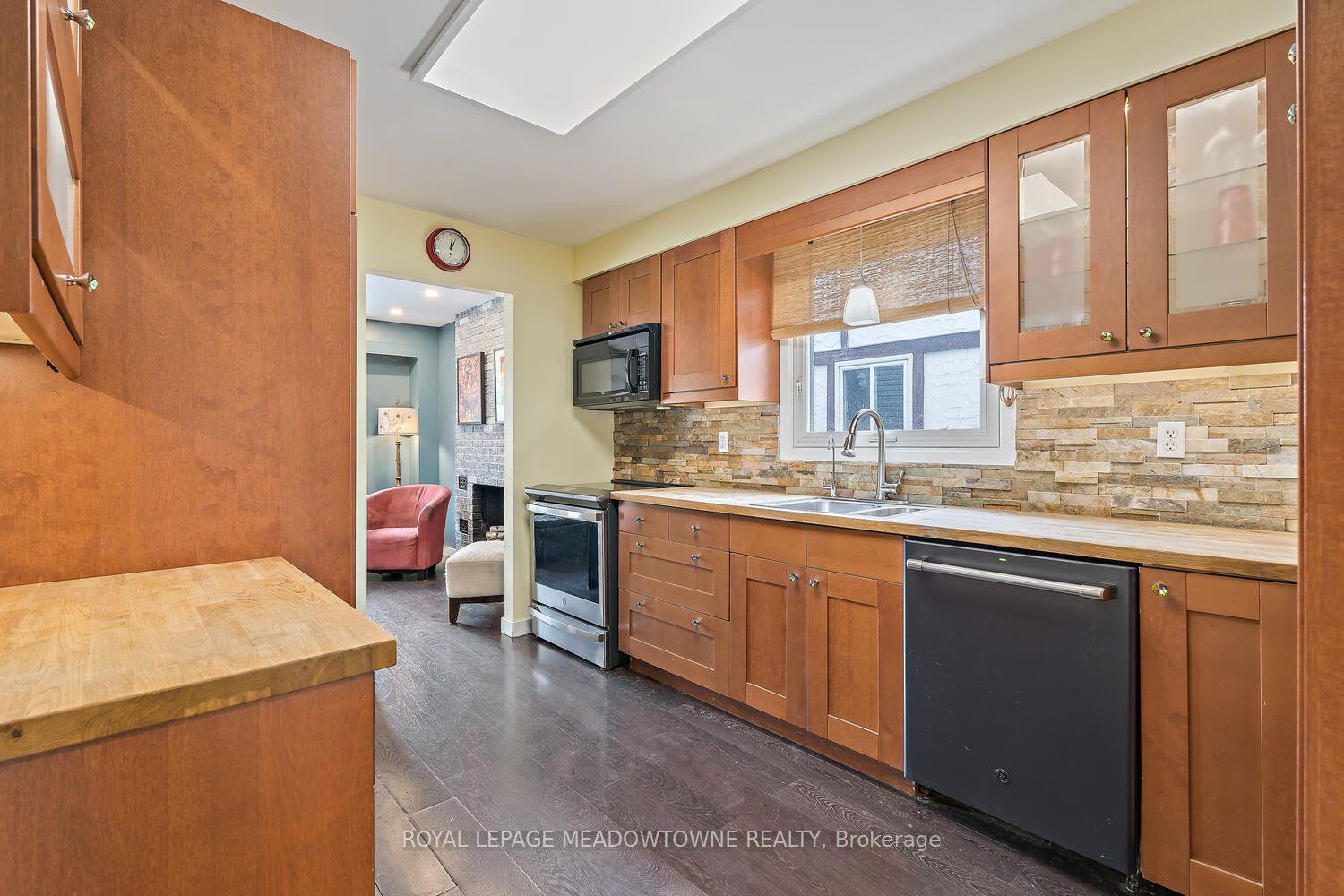 6963 Pamplona Mews Property Photo 5