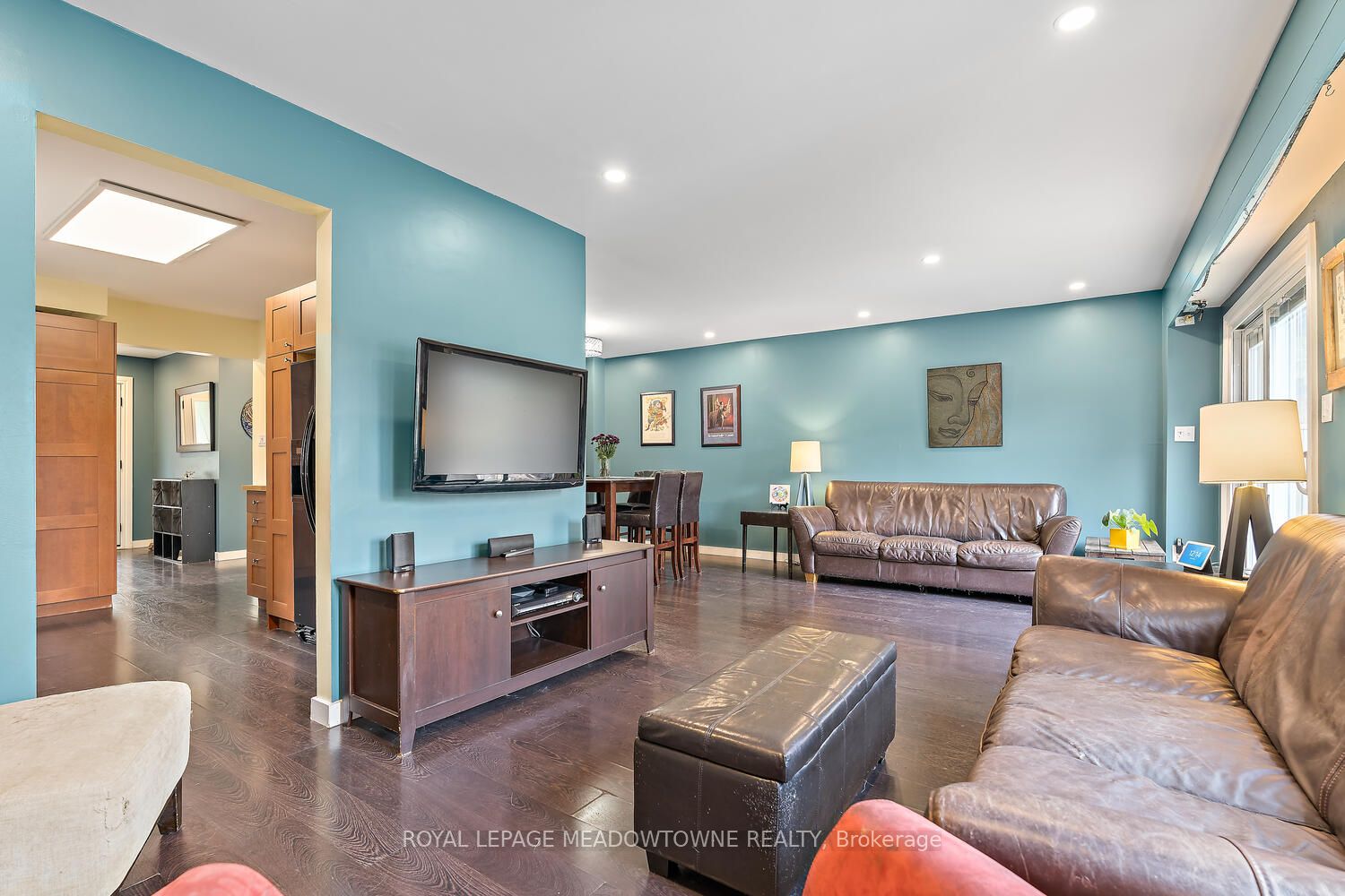 6963 Pamplona Mews Property Photo 8