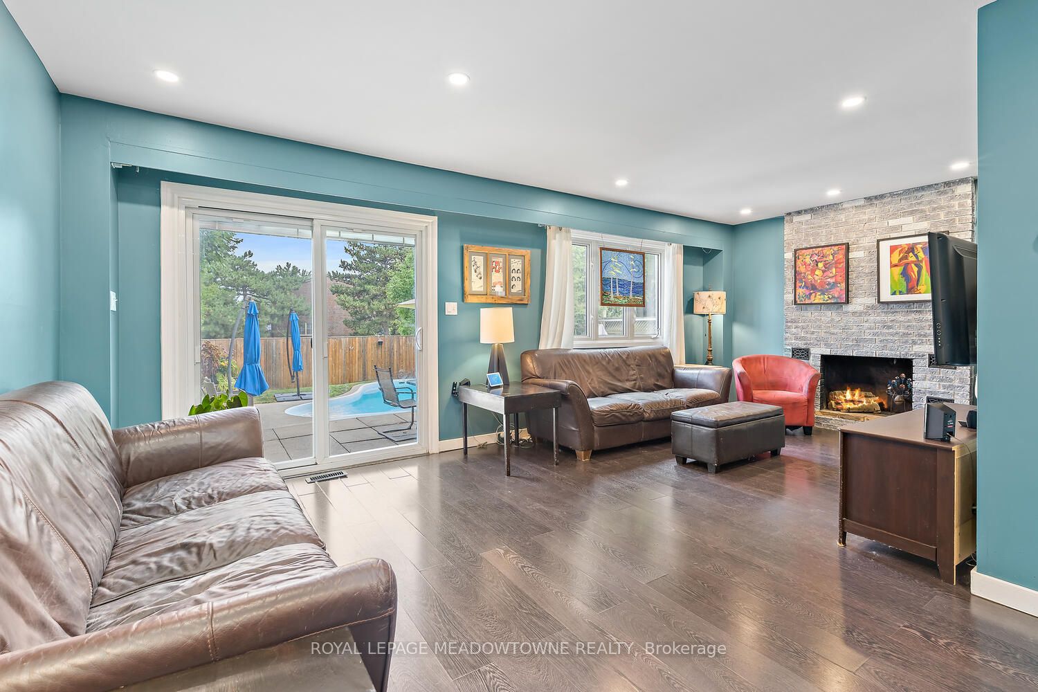 6963 Pamplona Mews Property Photo 10