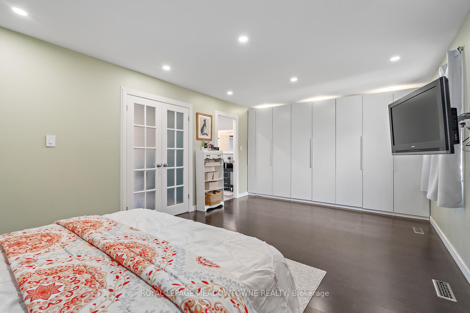 6963 Pamplona Mews Property Photo 18