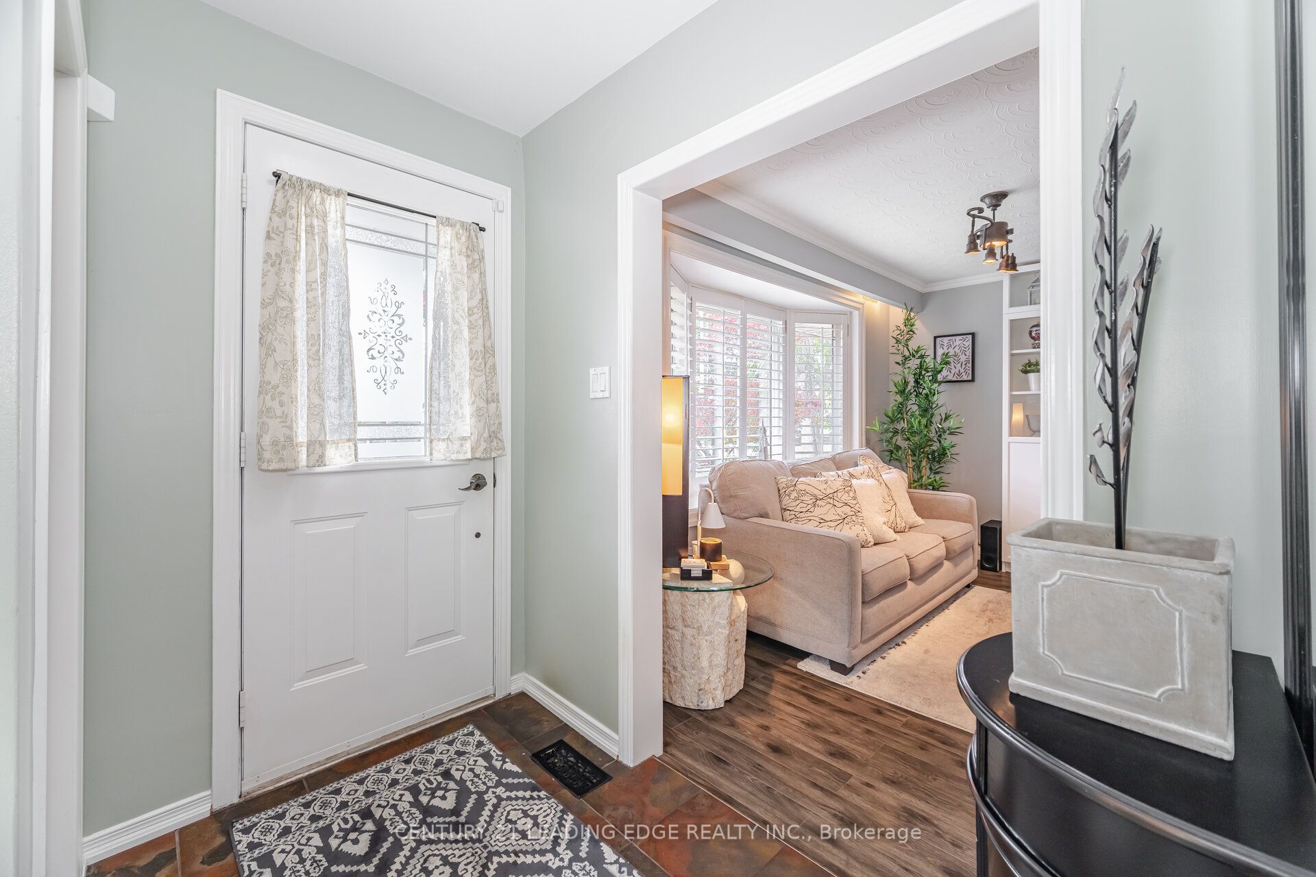 586 Curzon Avenue Property Photo 8