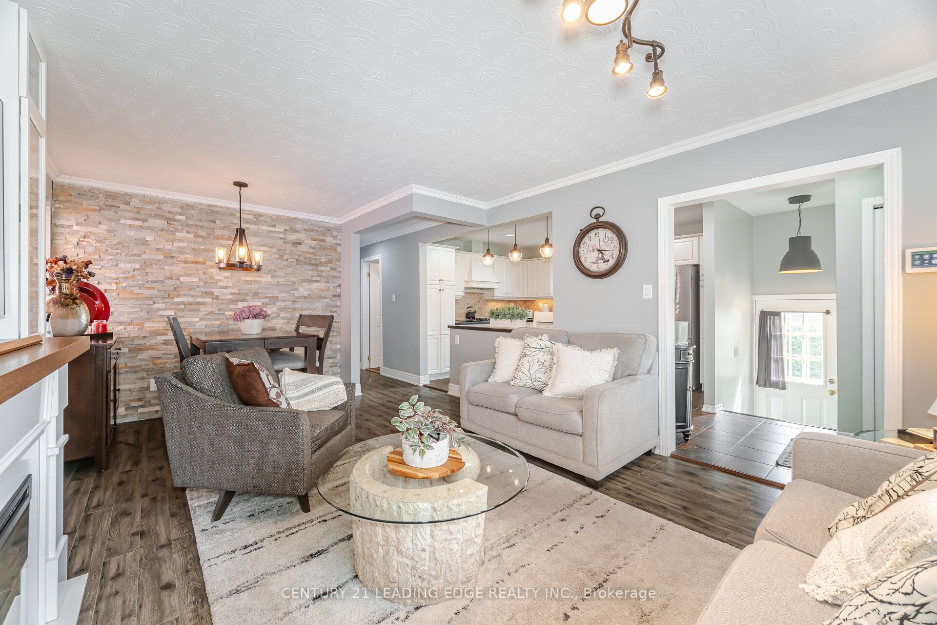 586 Curzon Avenue Property Photo 10