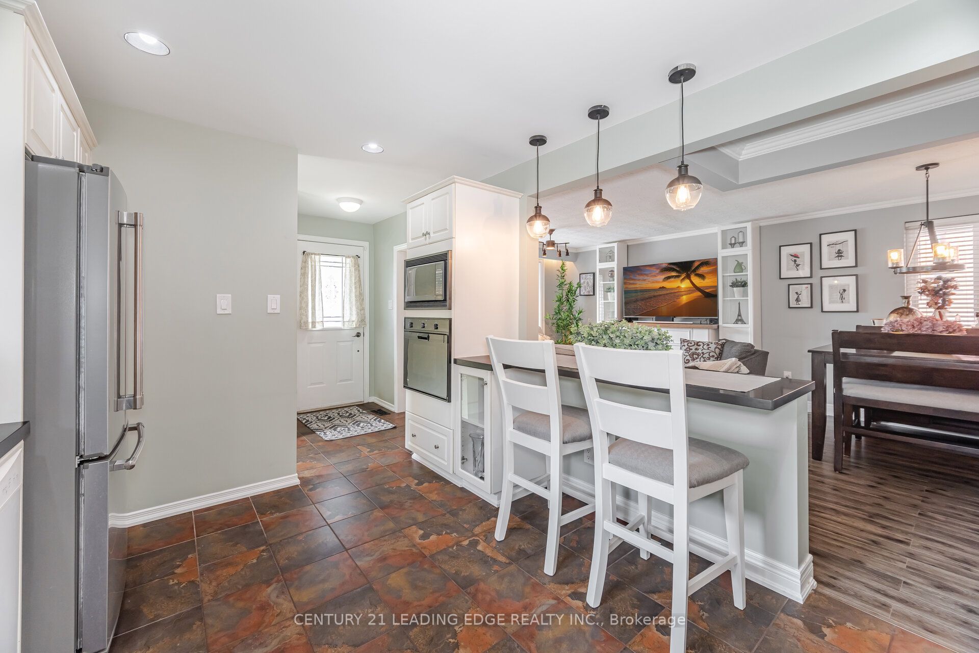 586 Curzon Avenue Property Photo 16