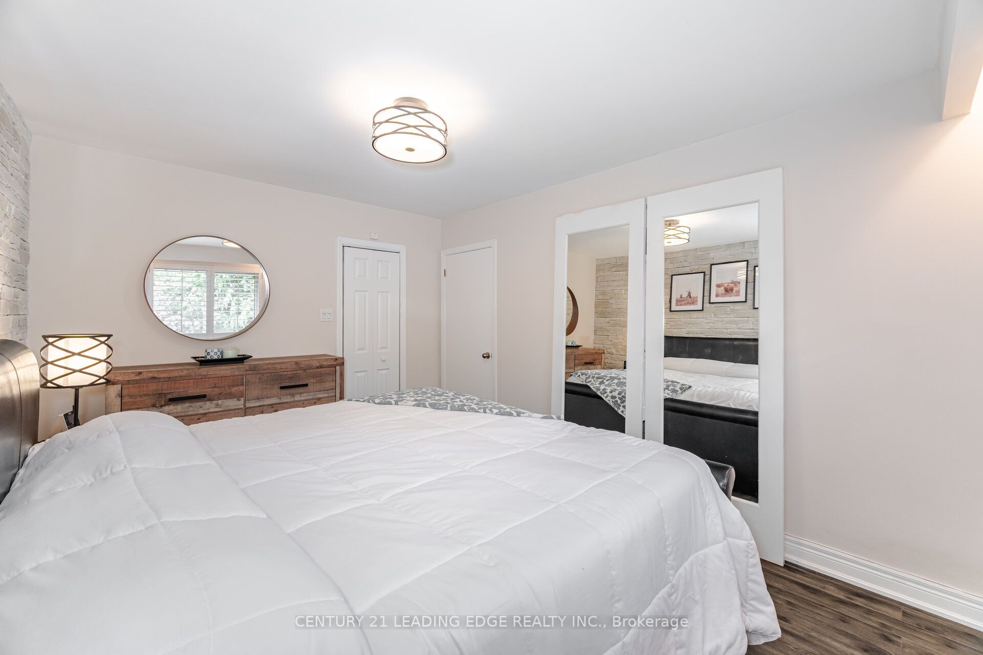 586 Curzon Avenue Property Photo 19