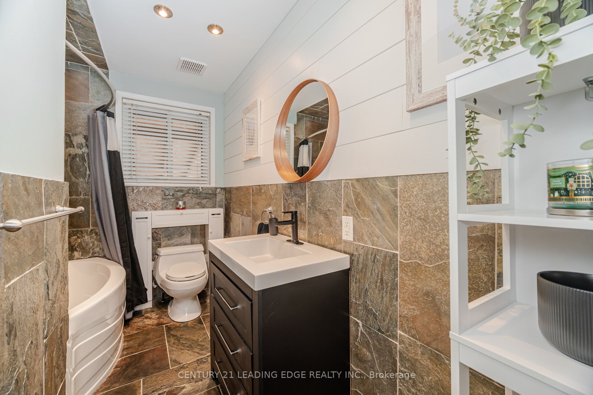 586 Curzon Avenue Property Photo 25