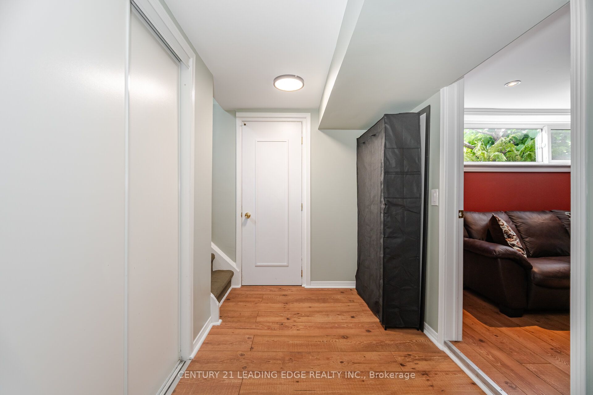 586 Curzon Avenue Property Photo 27