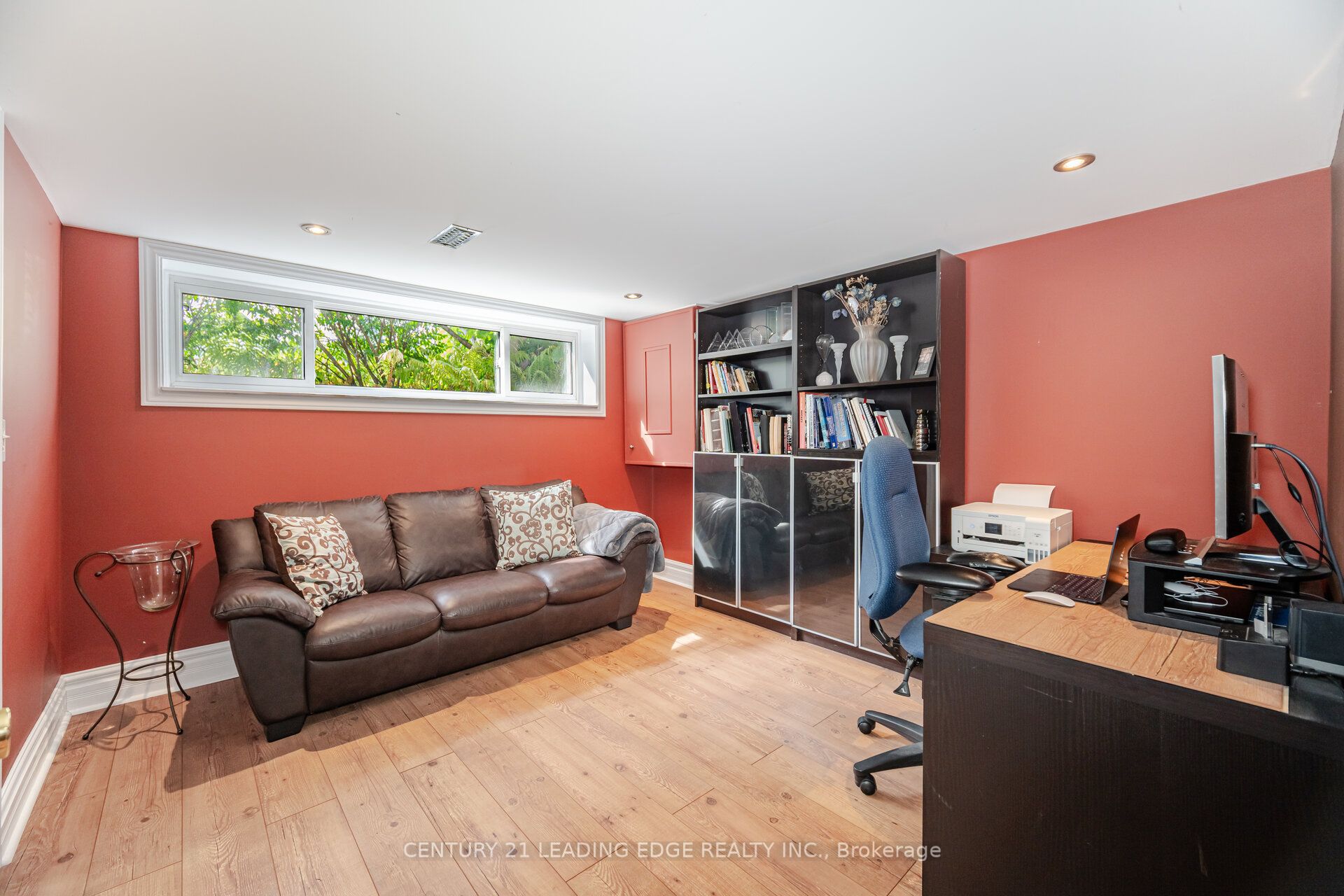 586 Curzon Avenue Property Photo 28