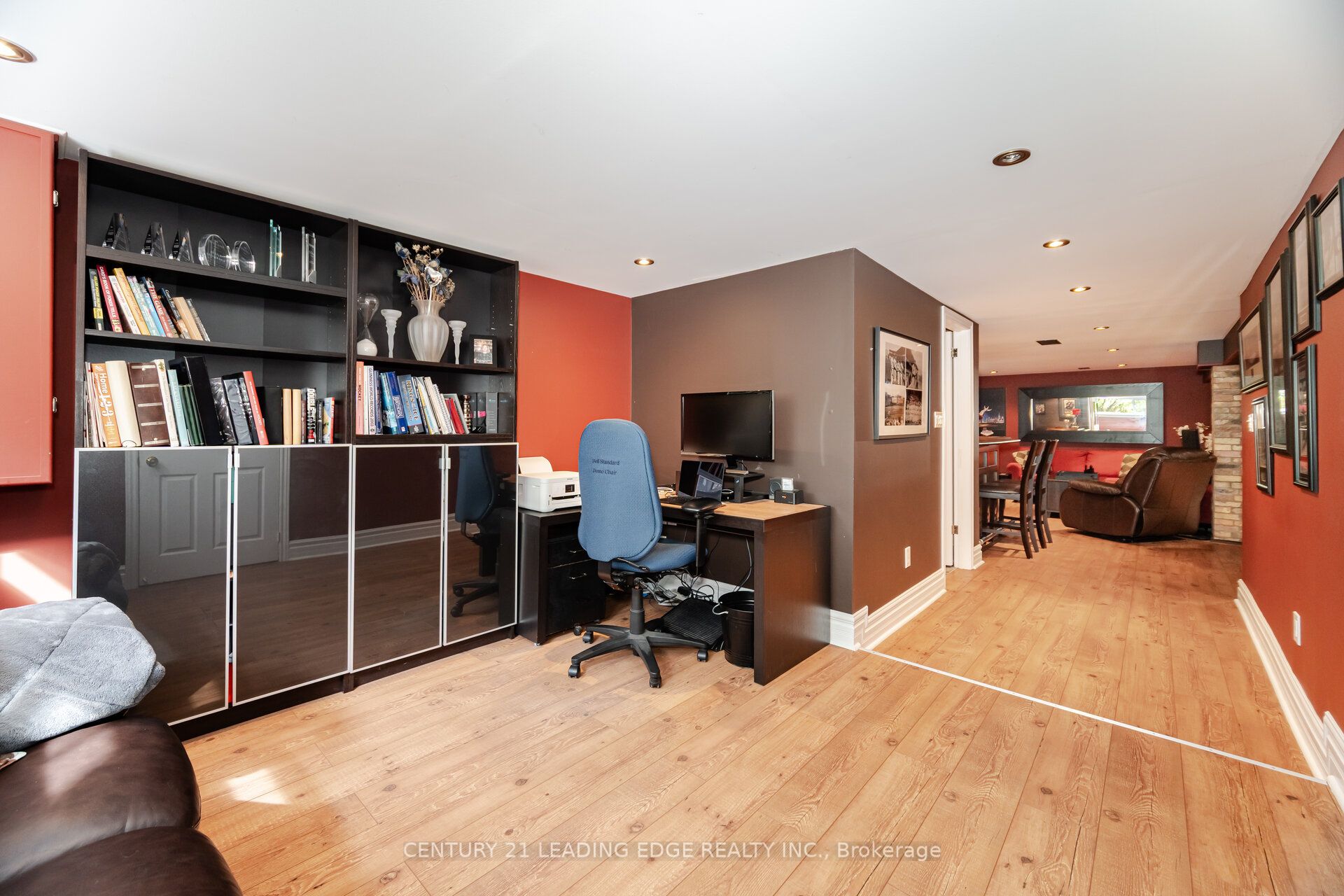 586 Curzon Avenue Property Photo 29