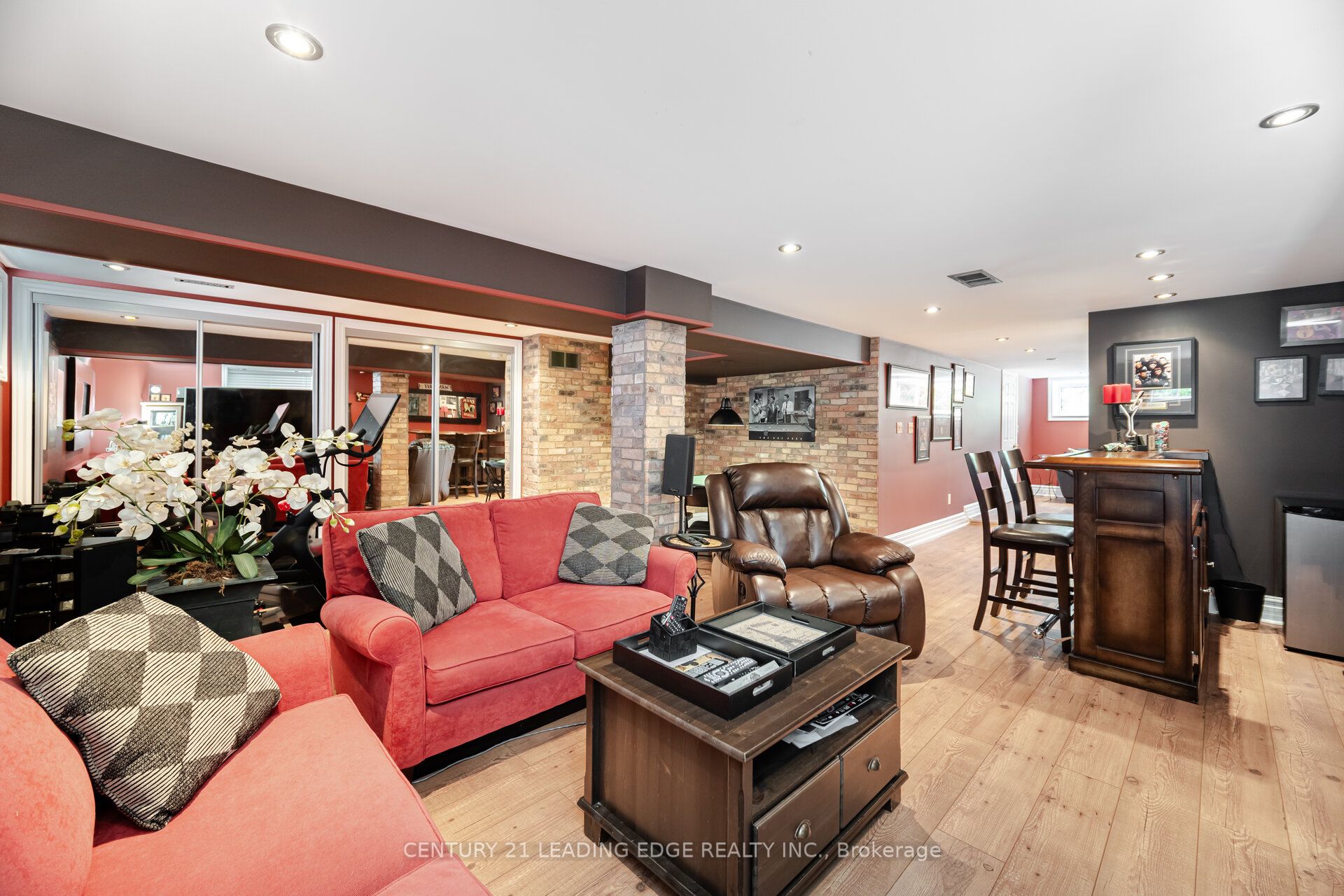 586 Curzon Avenue Property Photo 31