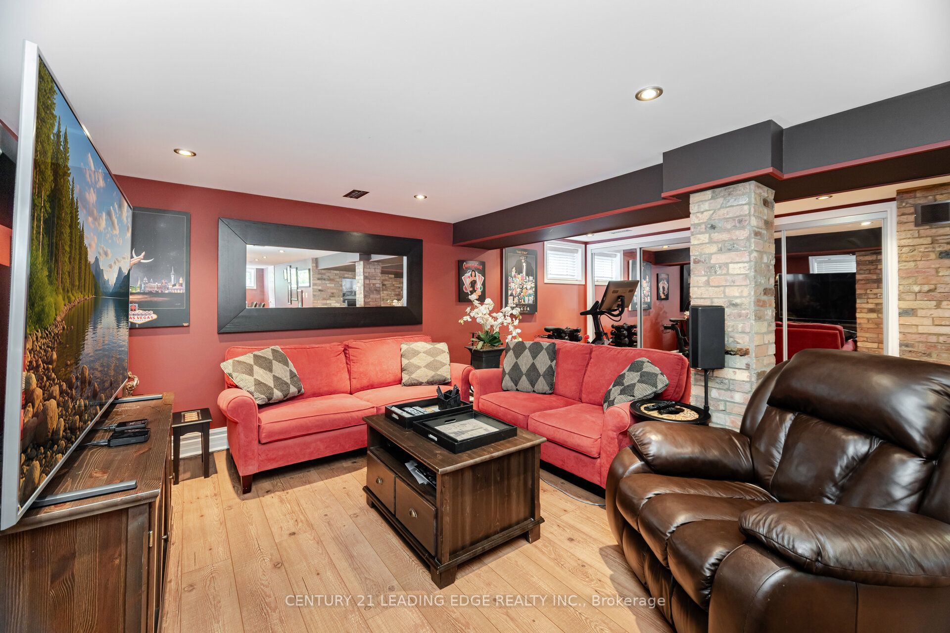 586 Curzon Avenue Property Photo 32