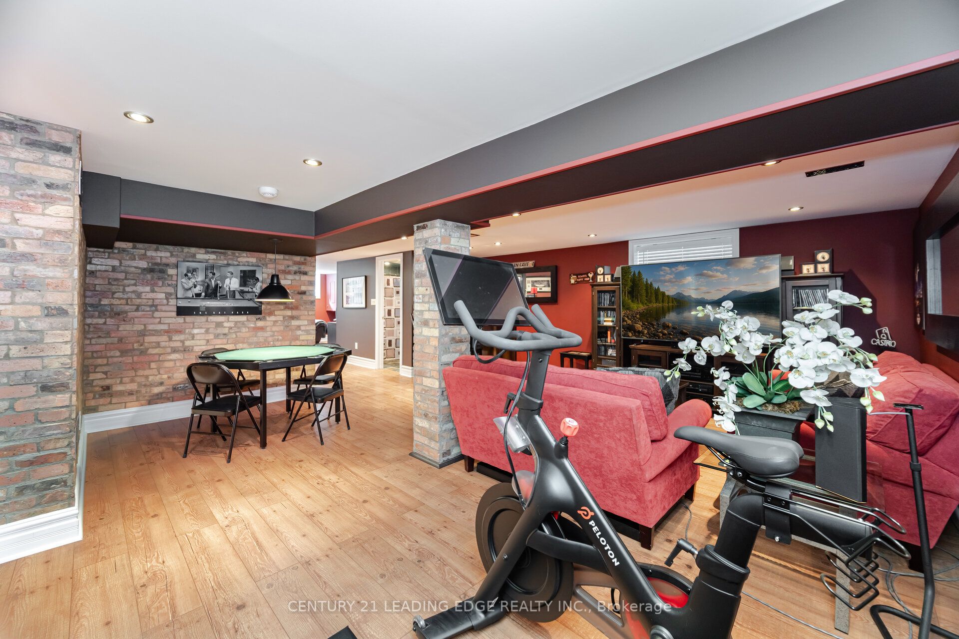 586 Curzon Avenue Property Photo 33