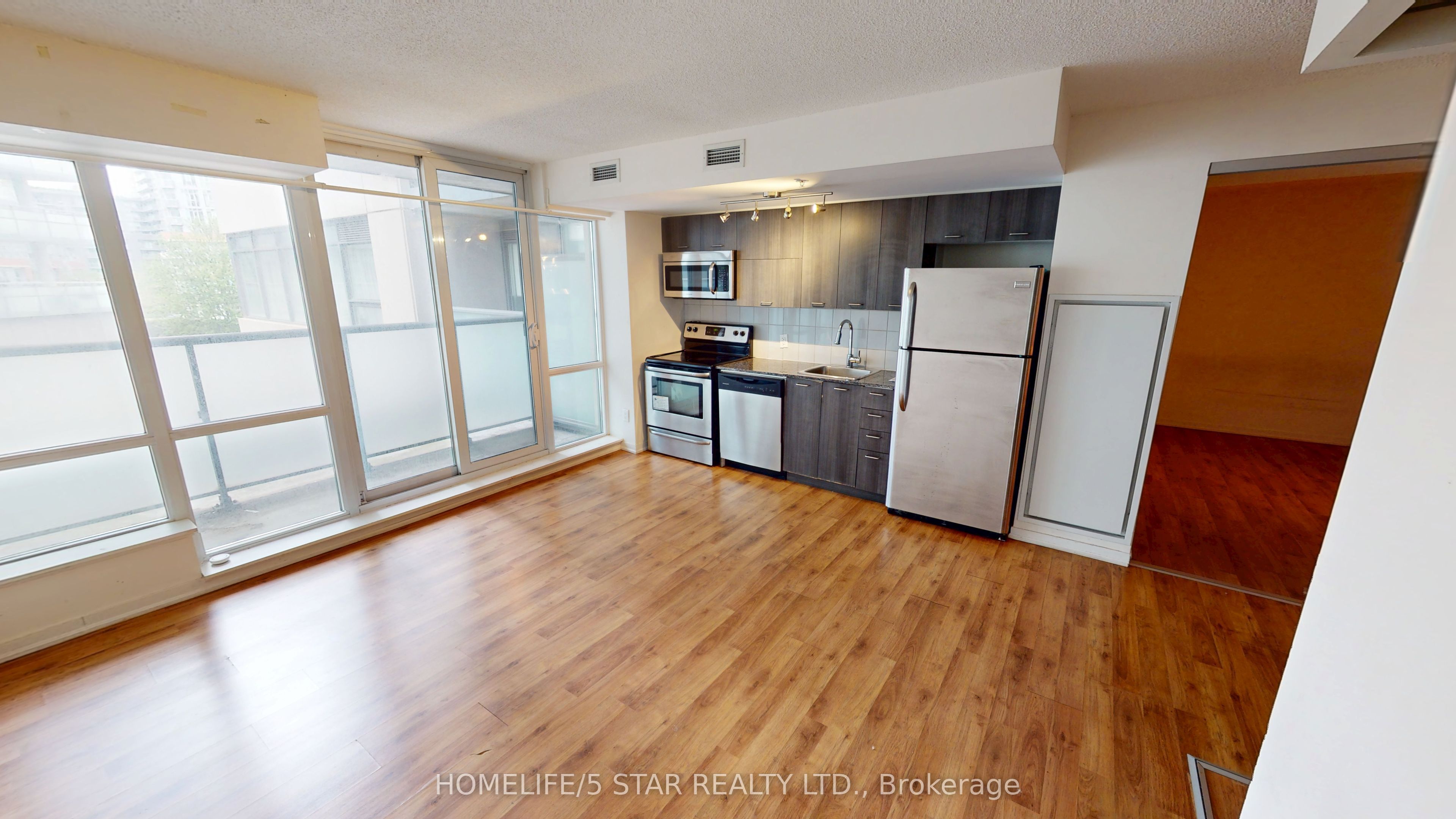 20 Joe Shuster Way 321 Property Photo 3