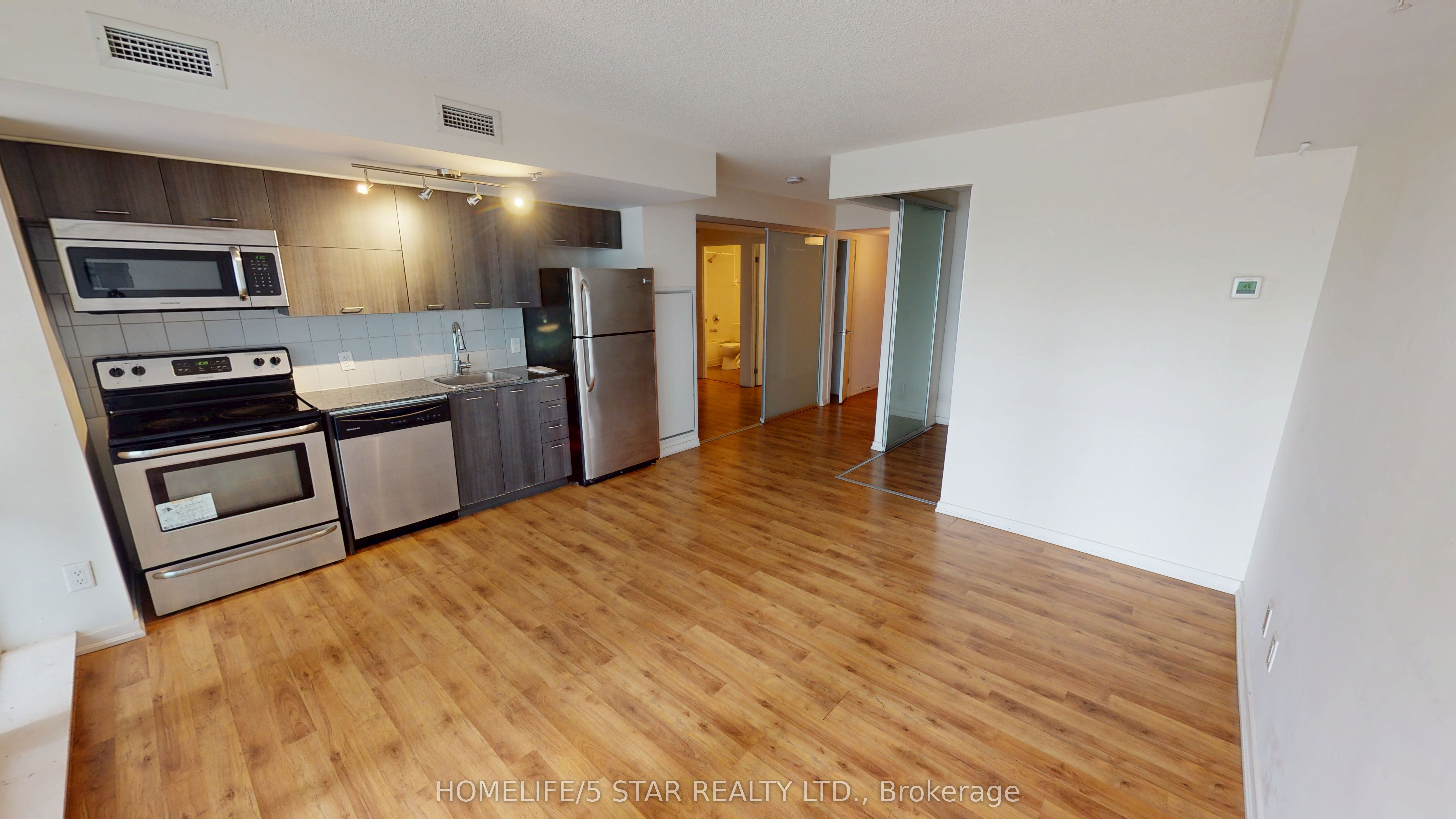 20 Joe Shuster Way 321 Property Photo 4