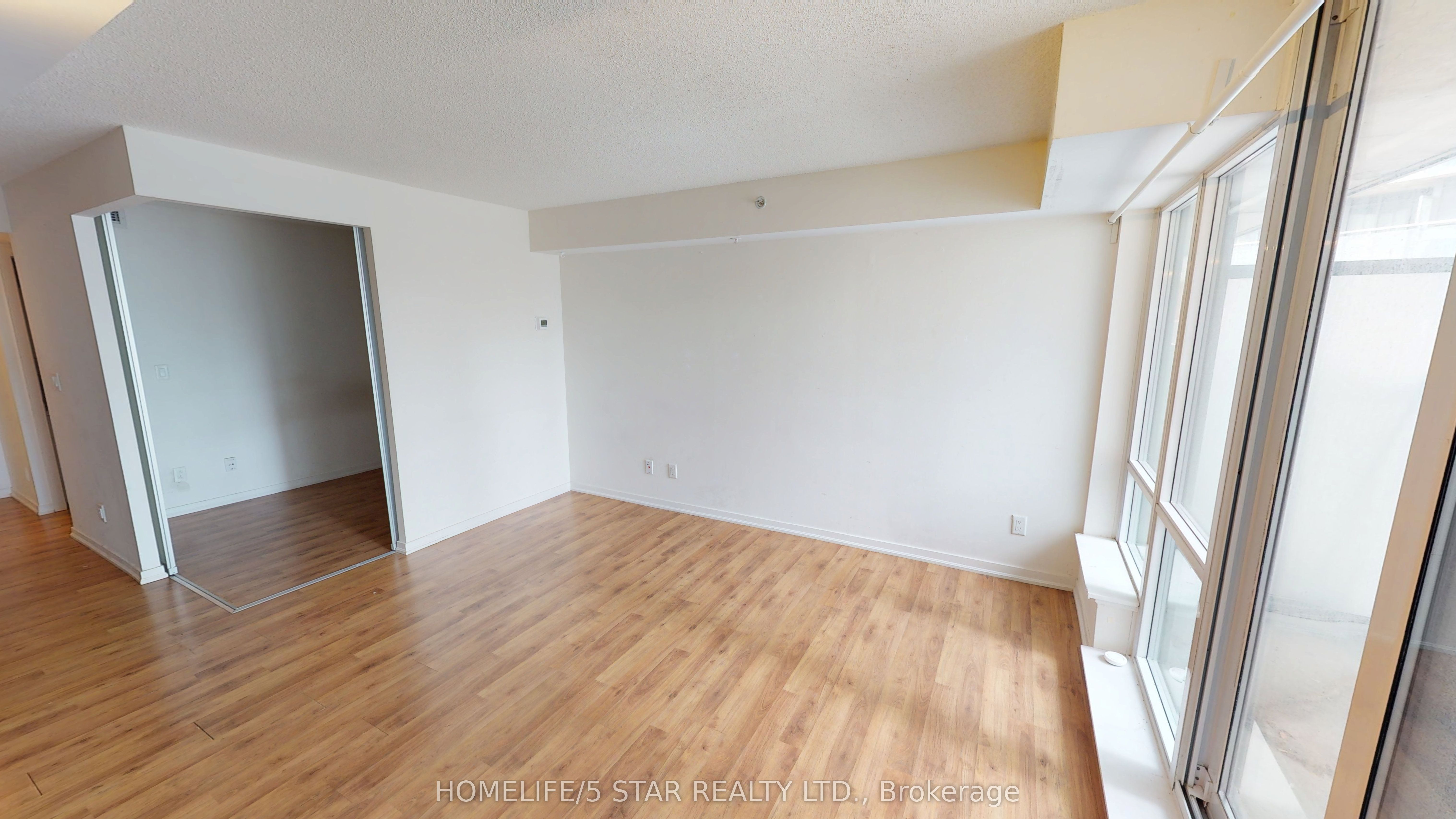 20 Joe Shuster Way 321 Property Photo 5