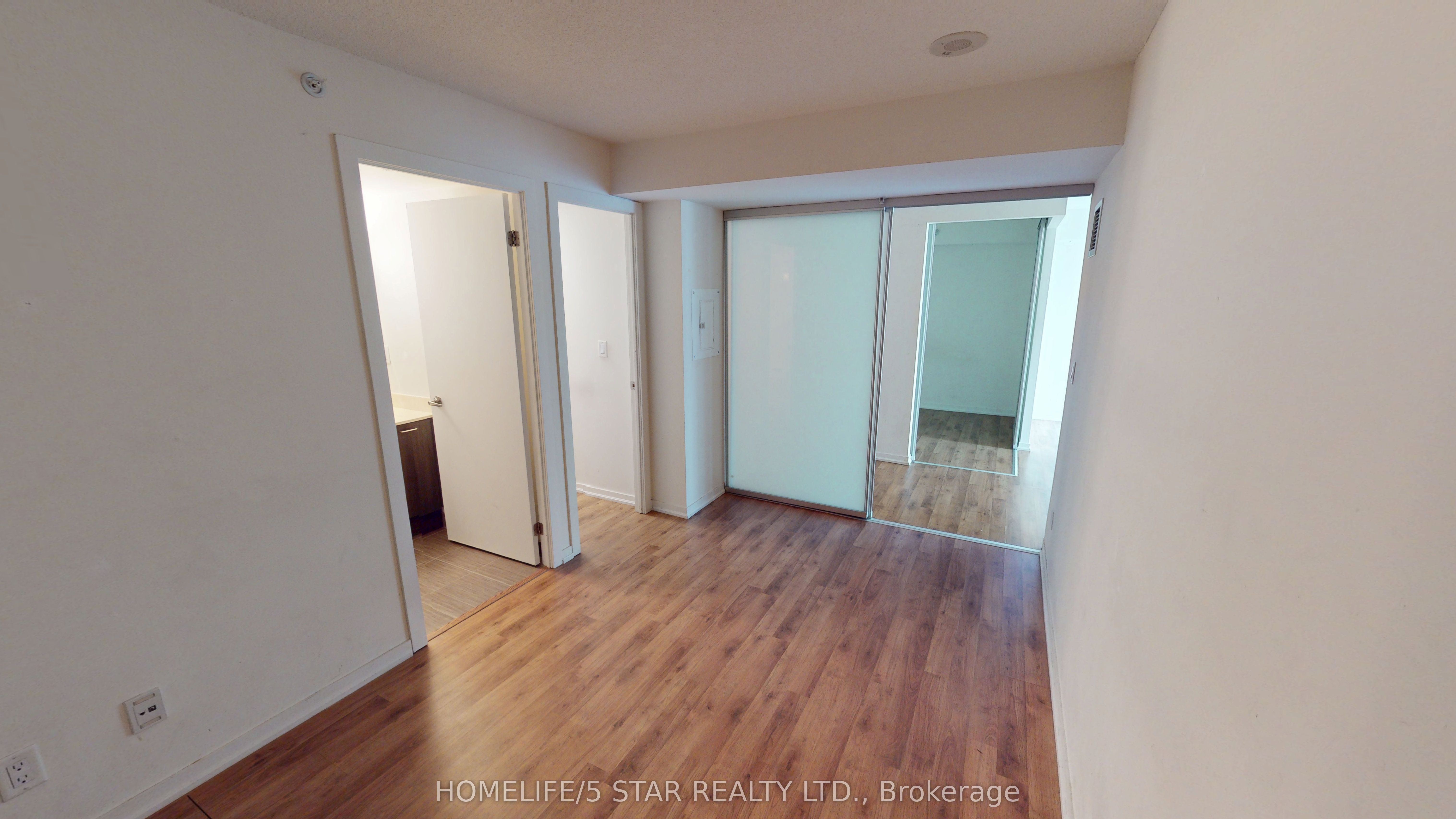 20 Joe Shuster Way 321 Property Photo 9