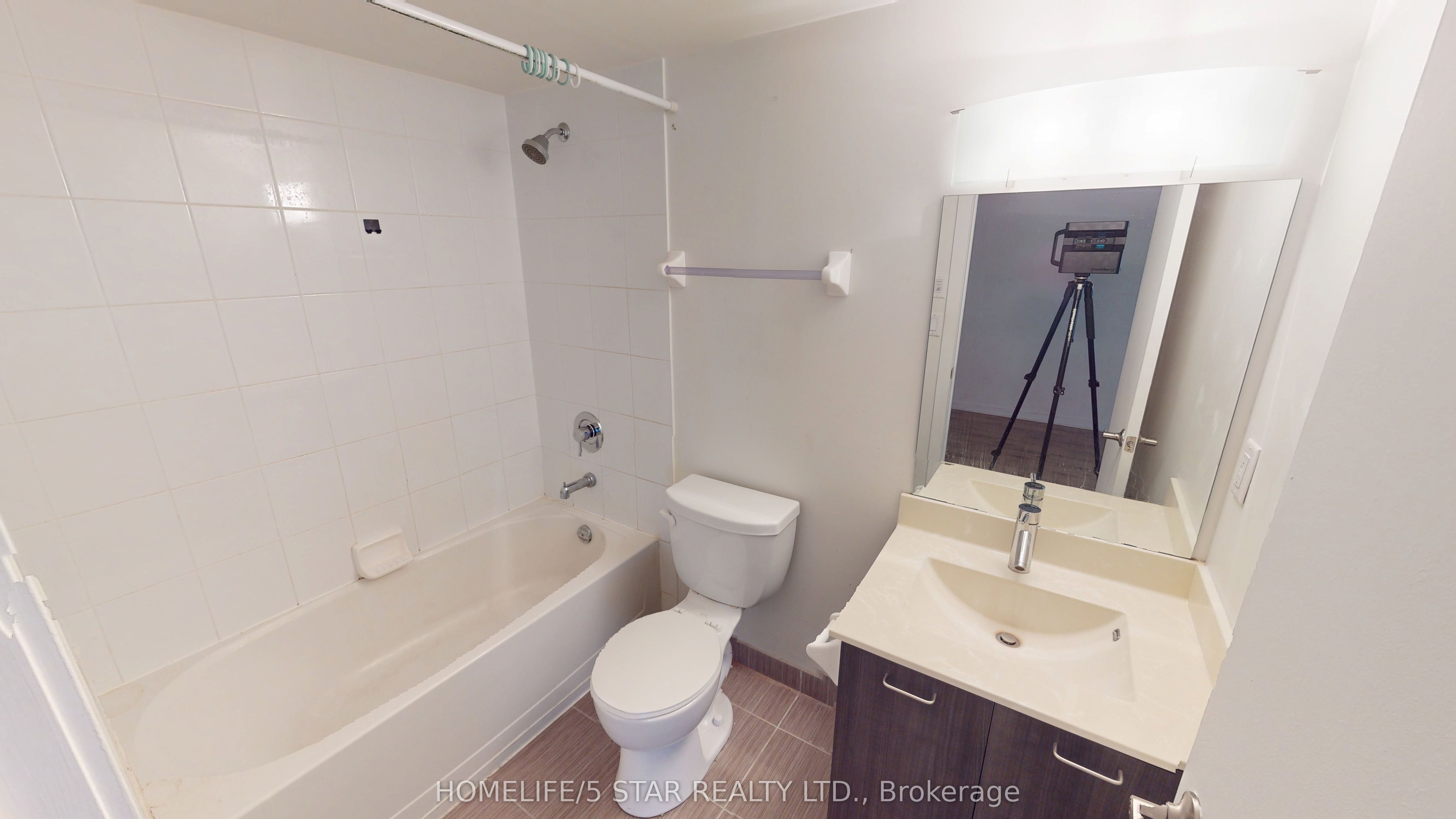 20 Joe Shuster Way 321 Property Photo 11