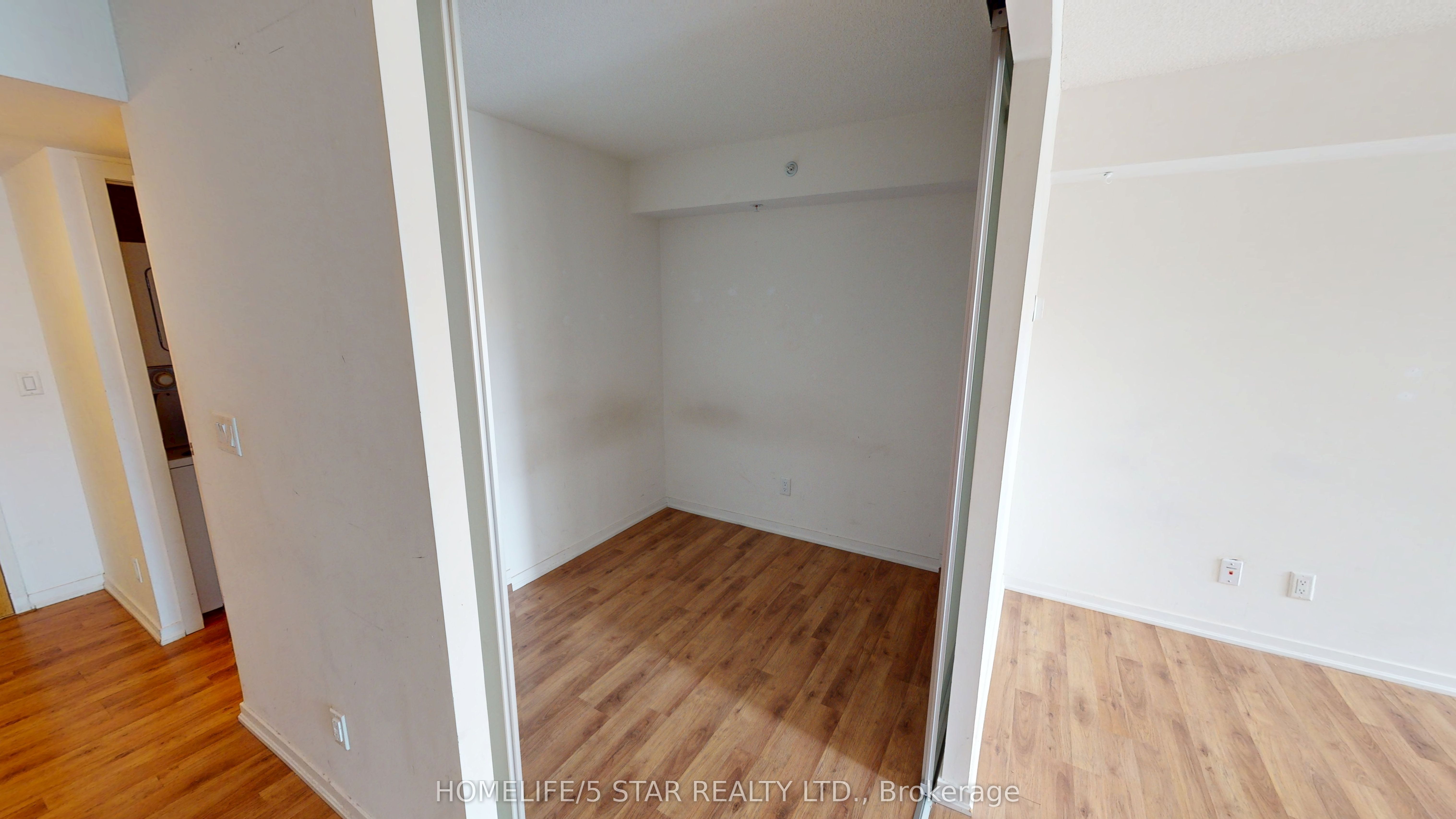 20 Joe Shuster Way 321 Property Photo 12