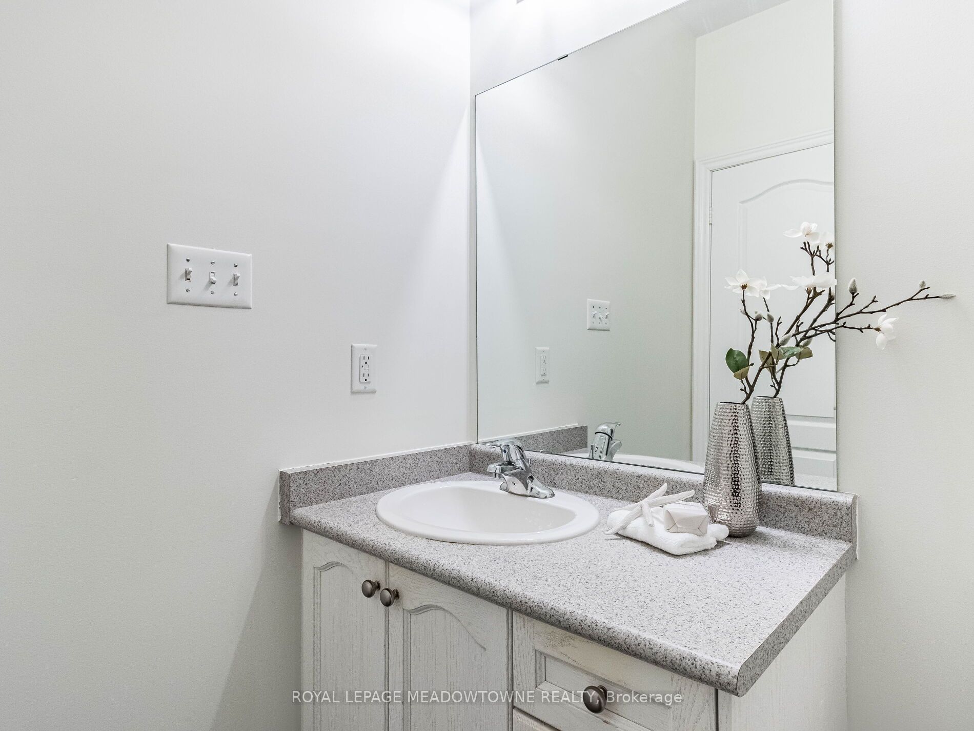 54 Locust Drive 34 Property Photo 27