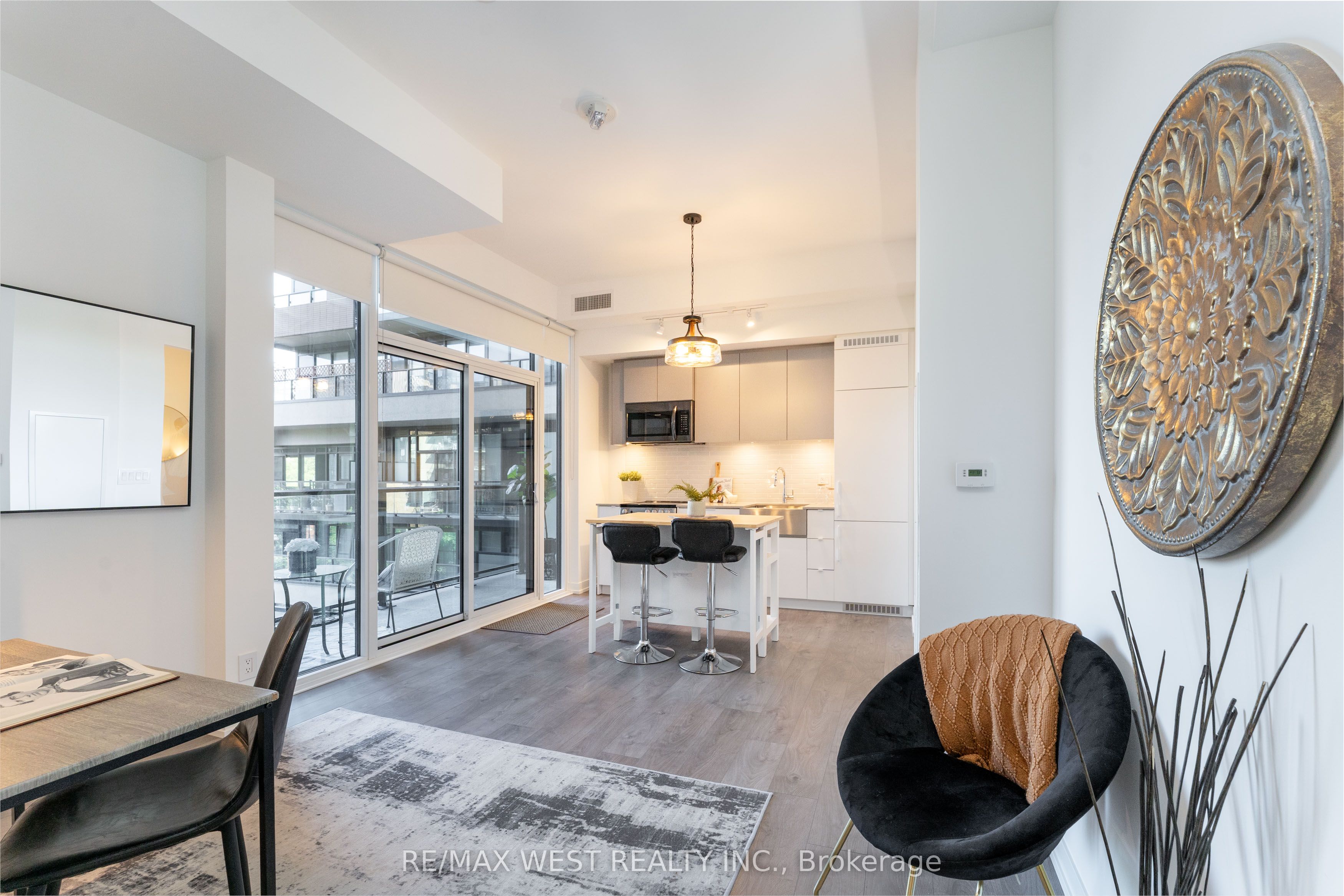 270 Dufferin Street 413 Property Photo 8