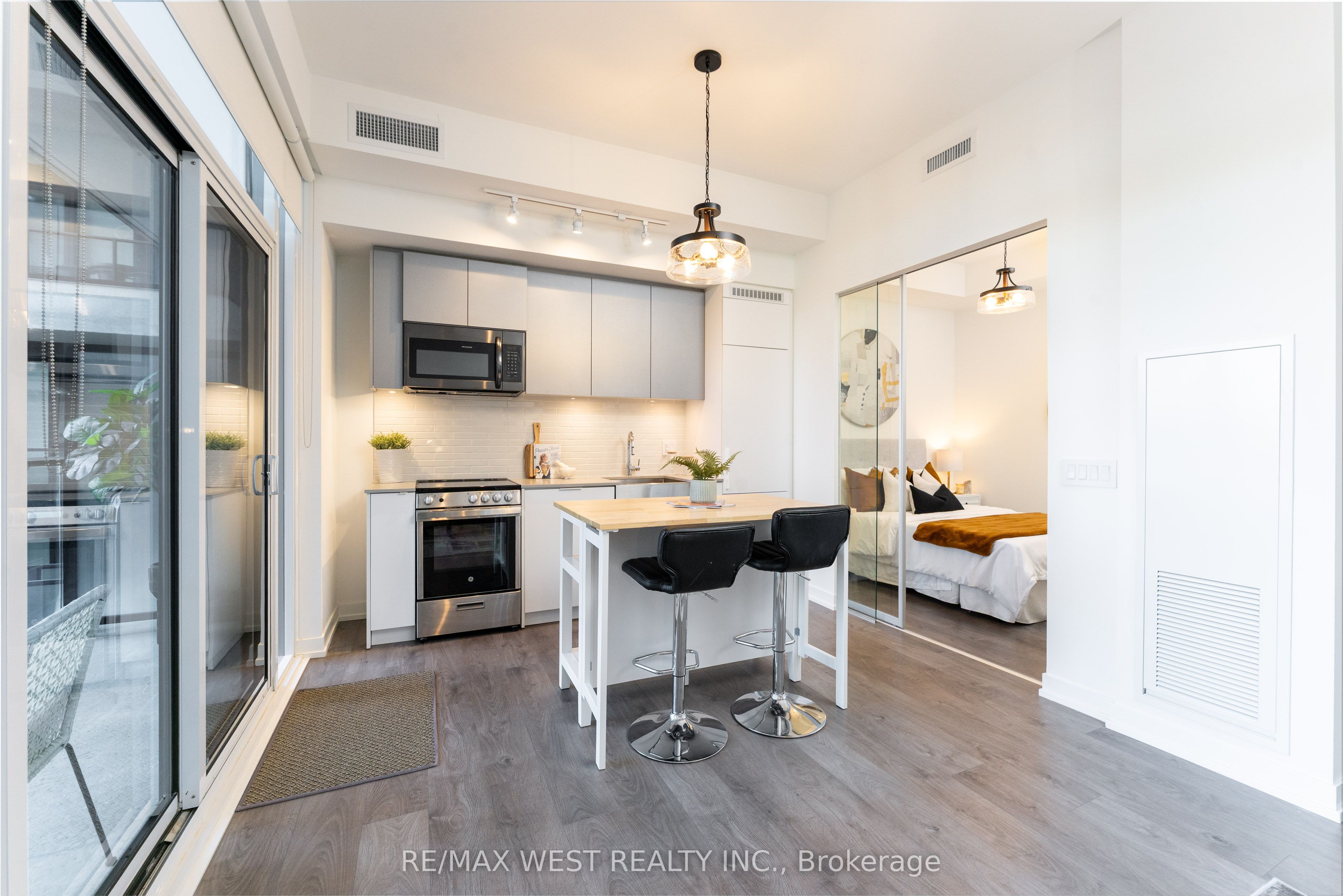 270 Dufferin Street 413 Property Photo 11