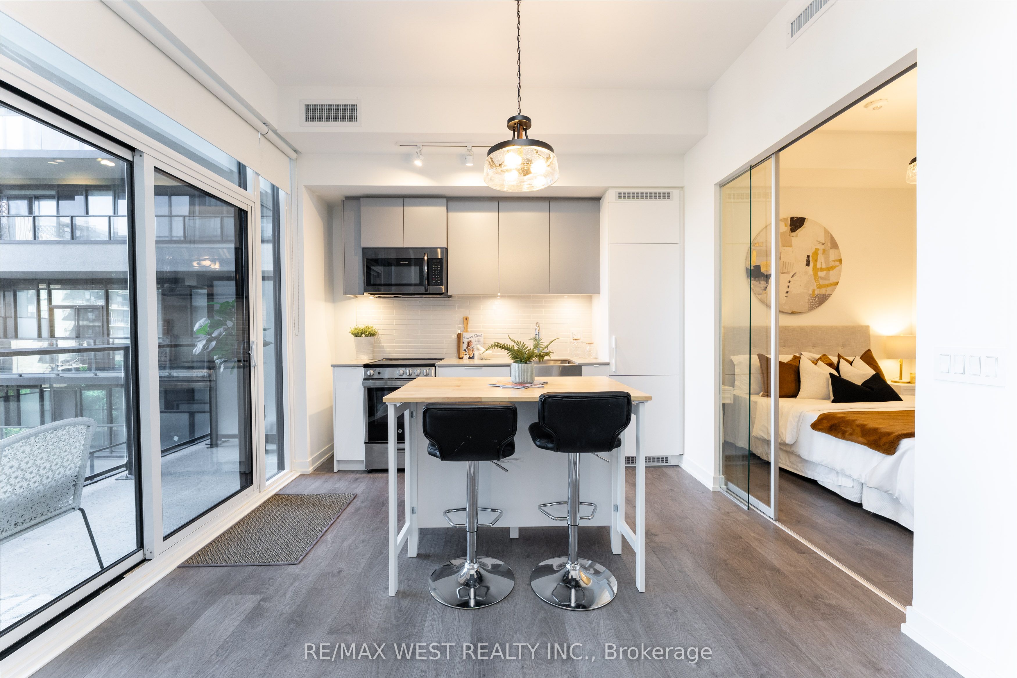 270 Dufferin Street 413 Property Photo 13