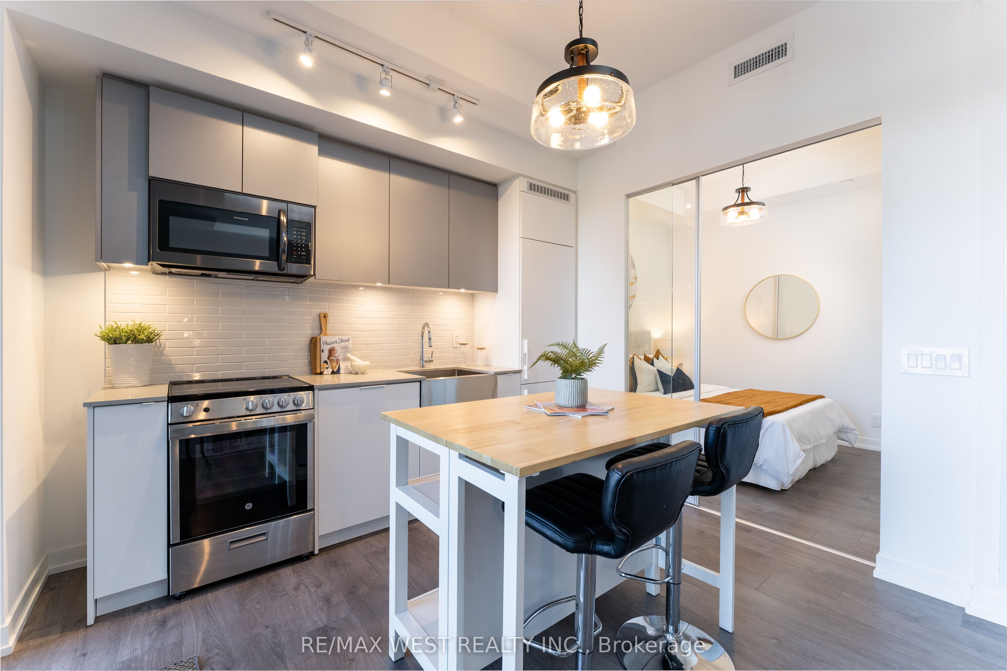 270 Dufferin Street 413 Property Photo 14