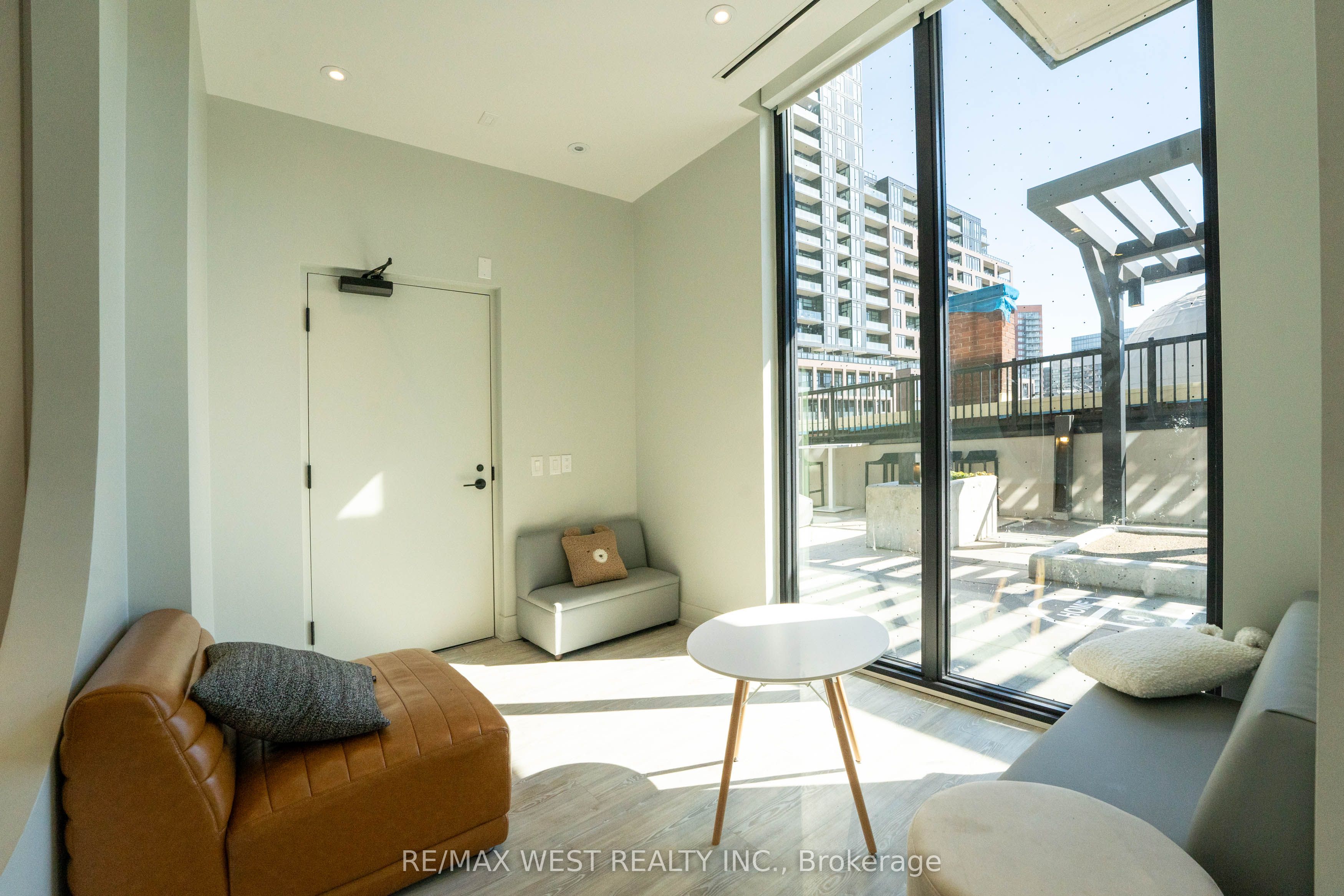 270 Dufferin Street 413 Property Photo 37