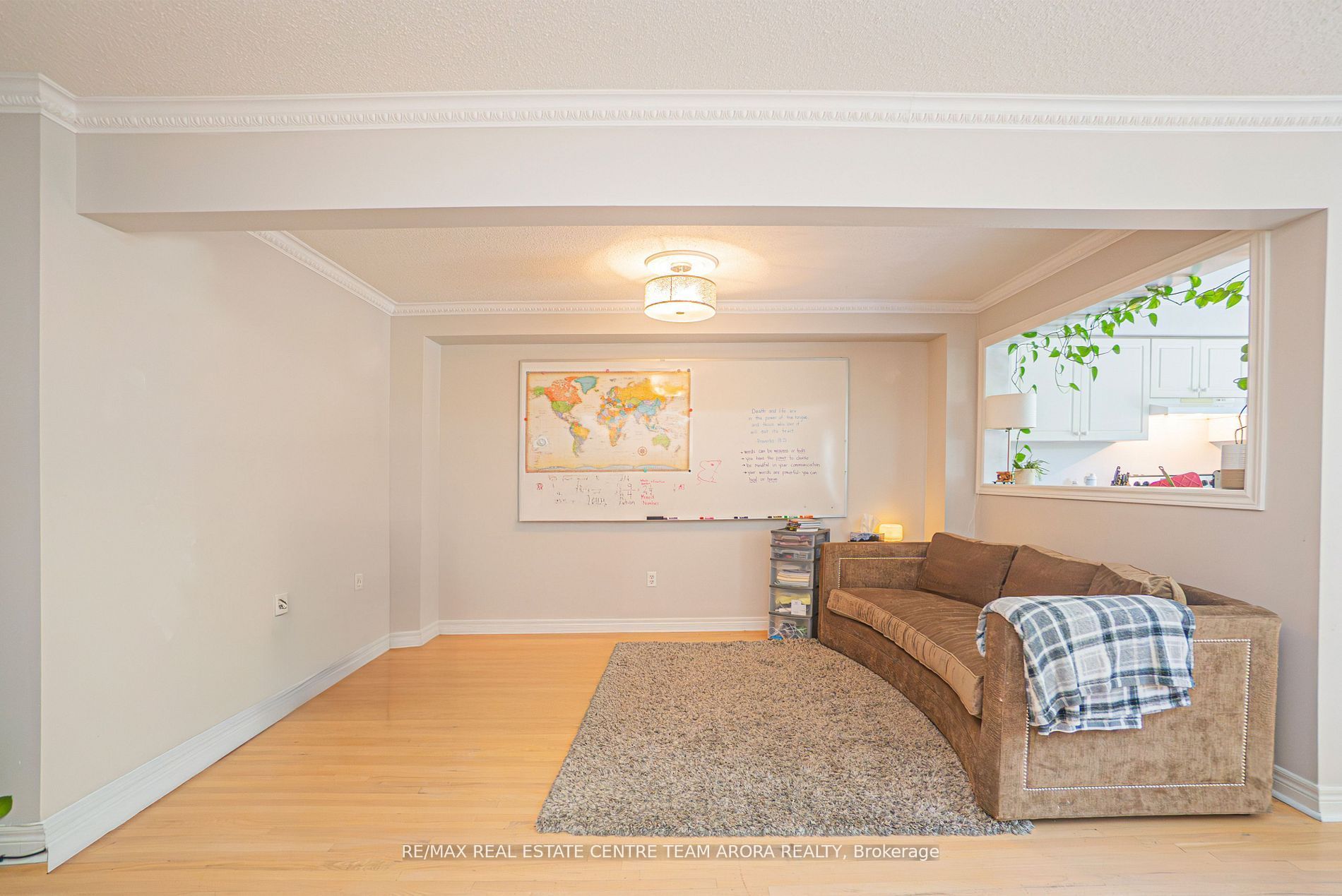 608 Lumberton Crescent Property Photo 6