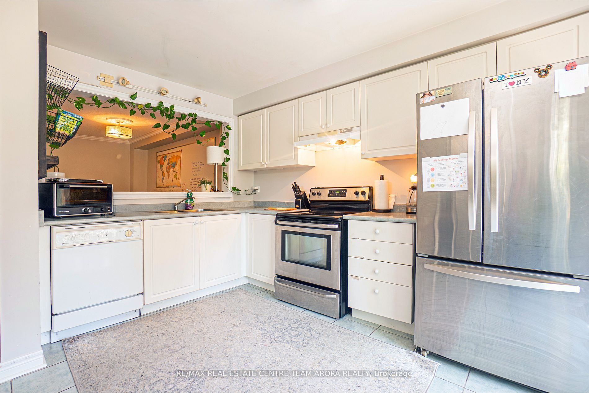 608 Lumberton Crescent Property Photo 9