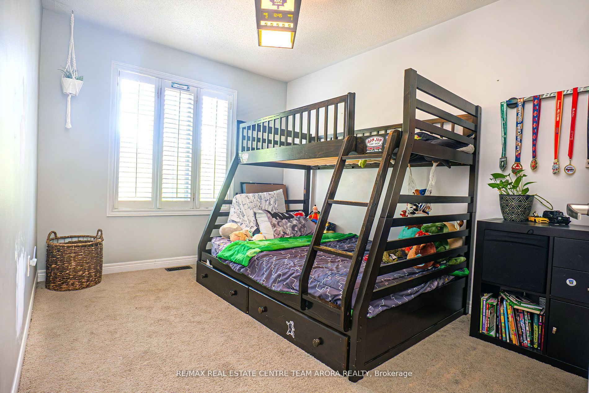 608 Lumberton Crescent Property Photo 18