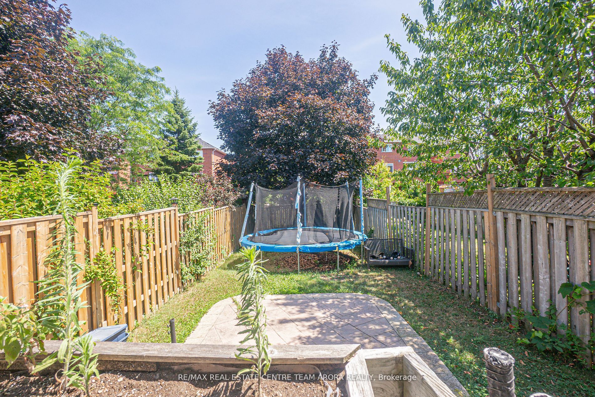 608 Lumberton Crescent Property Photo 22