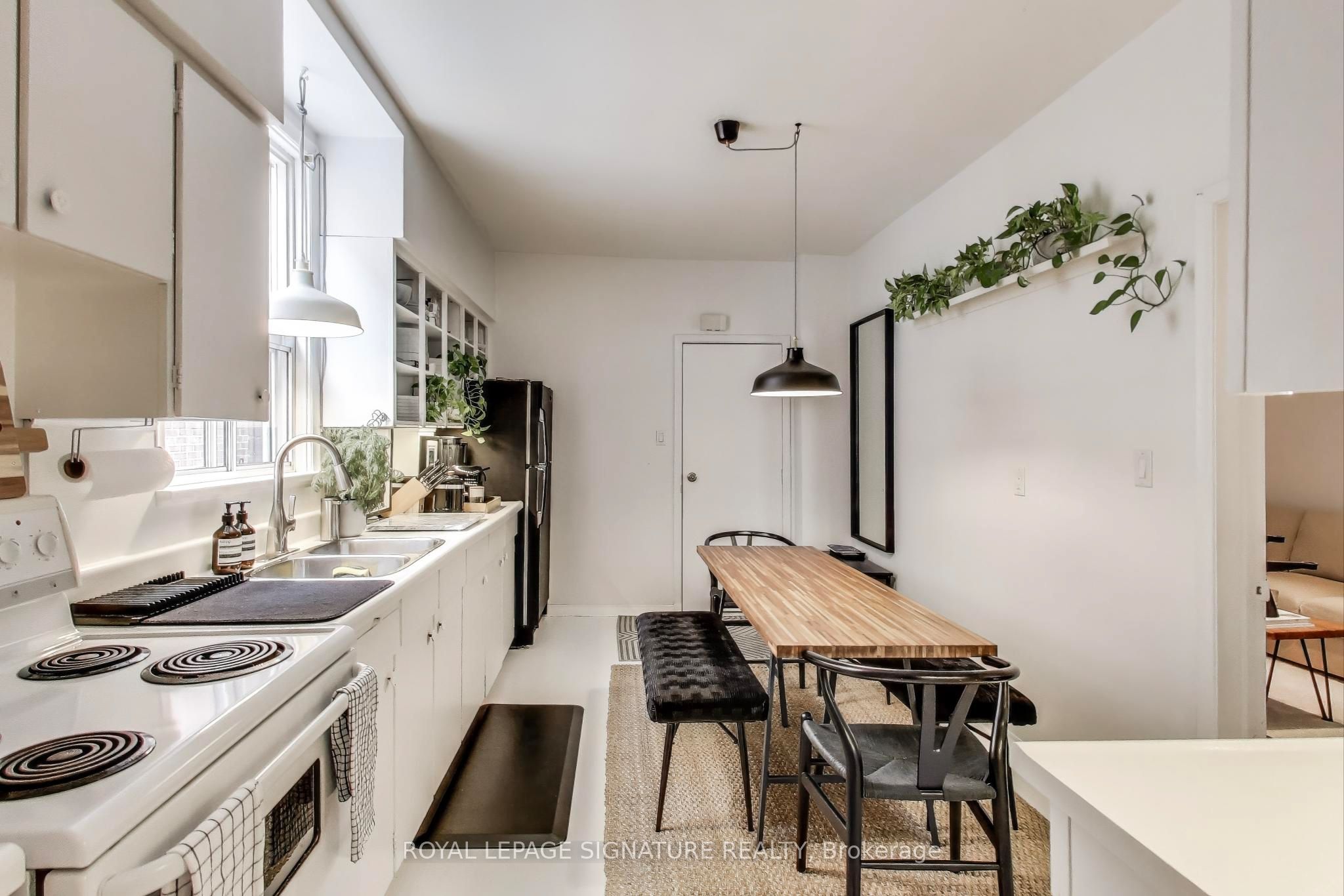 232 Pacific Avenue Property Photo 5