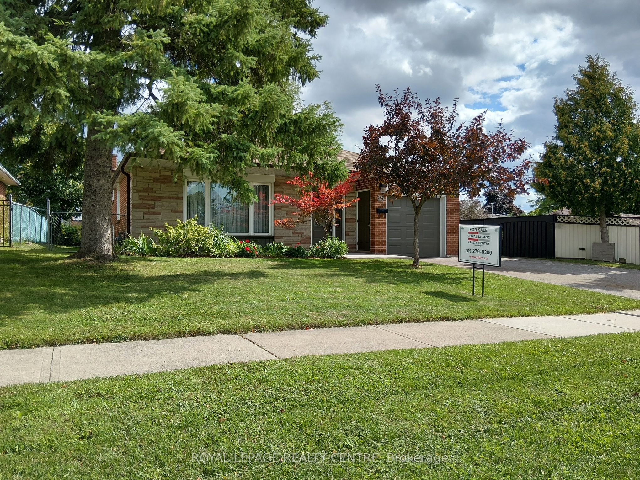 35 Aintree Crescent Property Photo 3