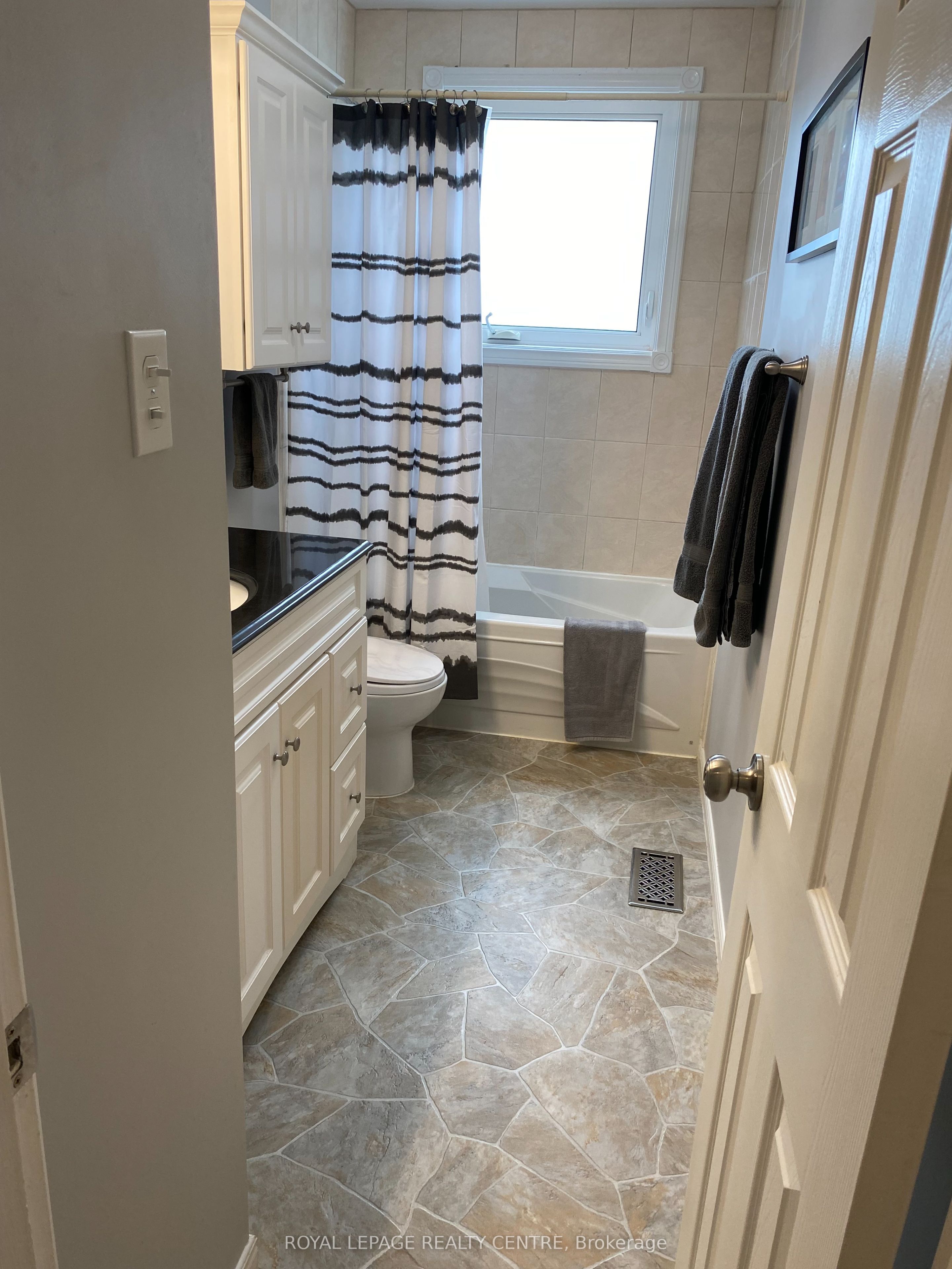 35 Aintree Crescent Property Photo 17