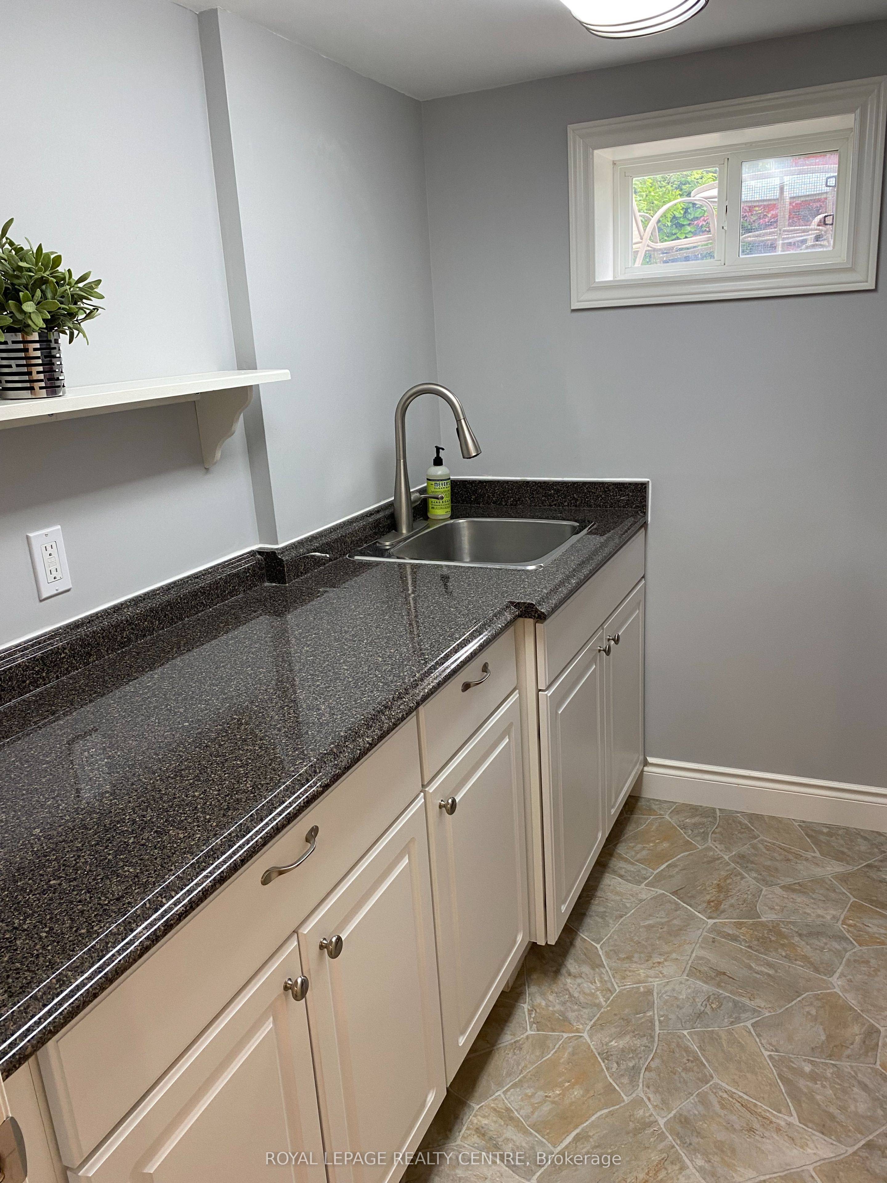 35 Aintree Crescent Property Photo 23