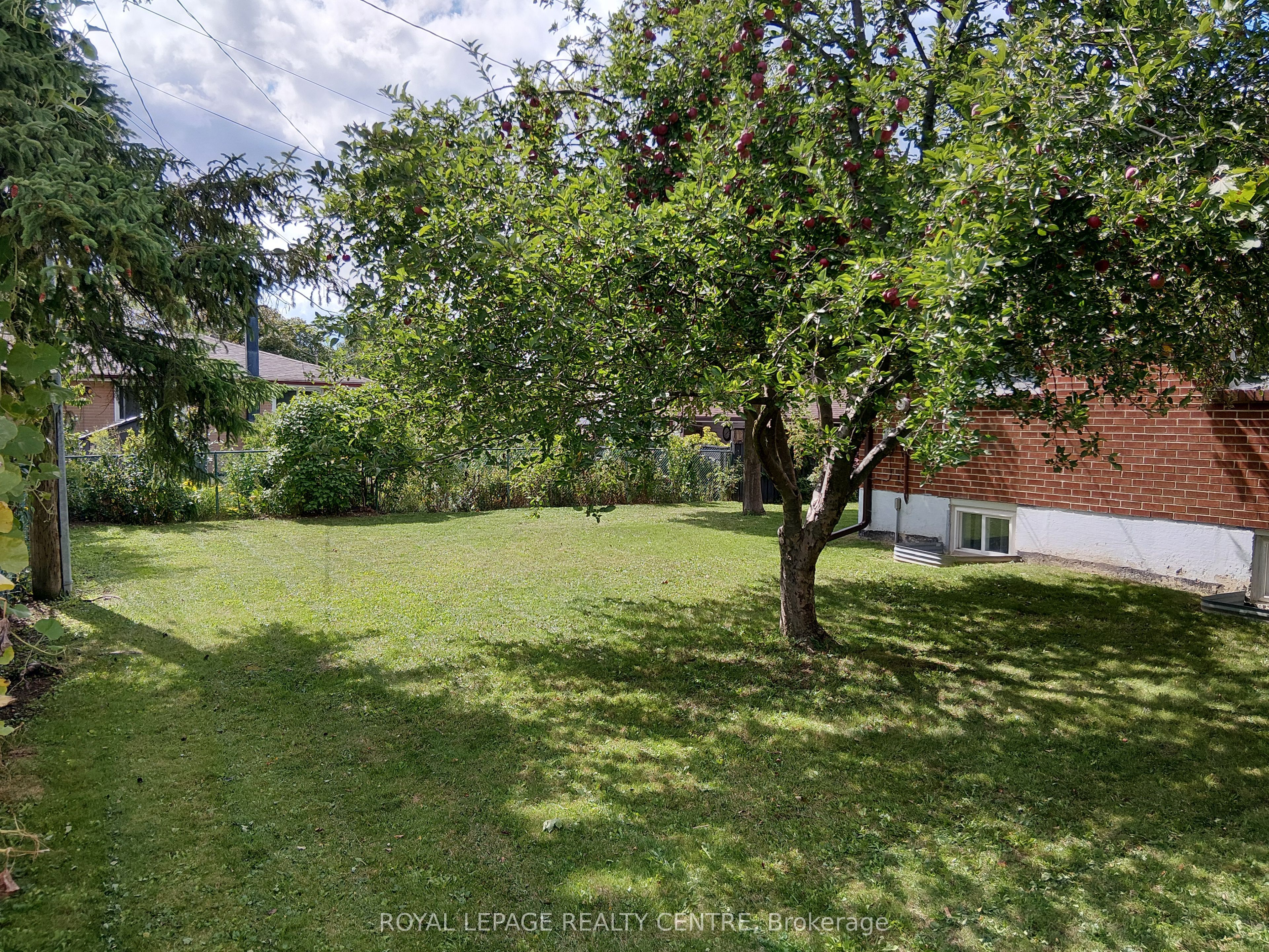 35 Aintree Crescent Property Photo 33