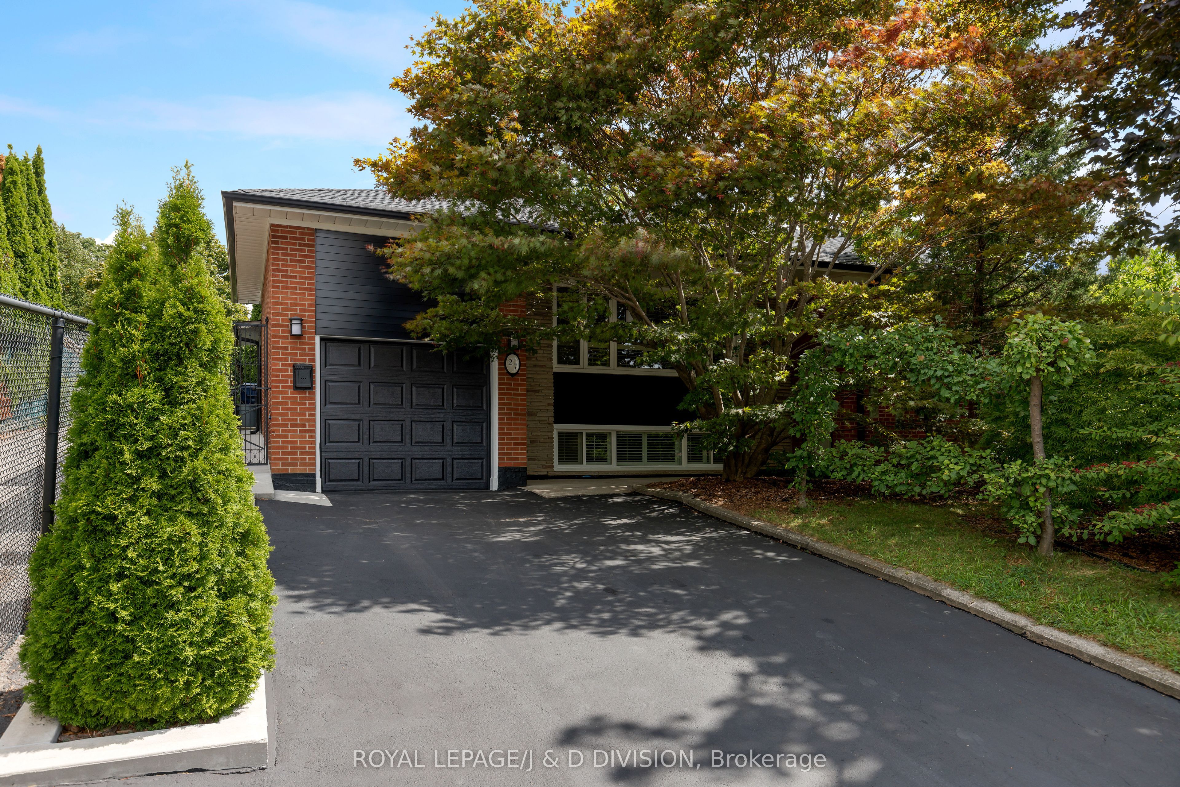 27 Paramount Court Property Photo 1