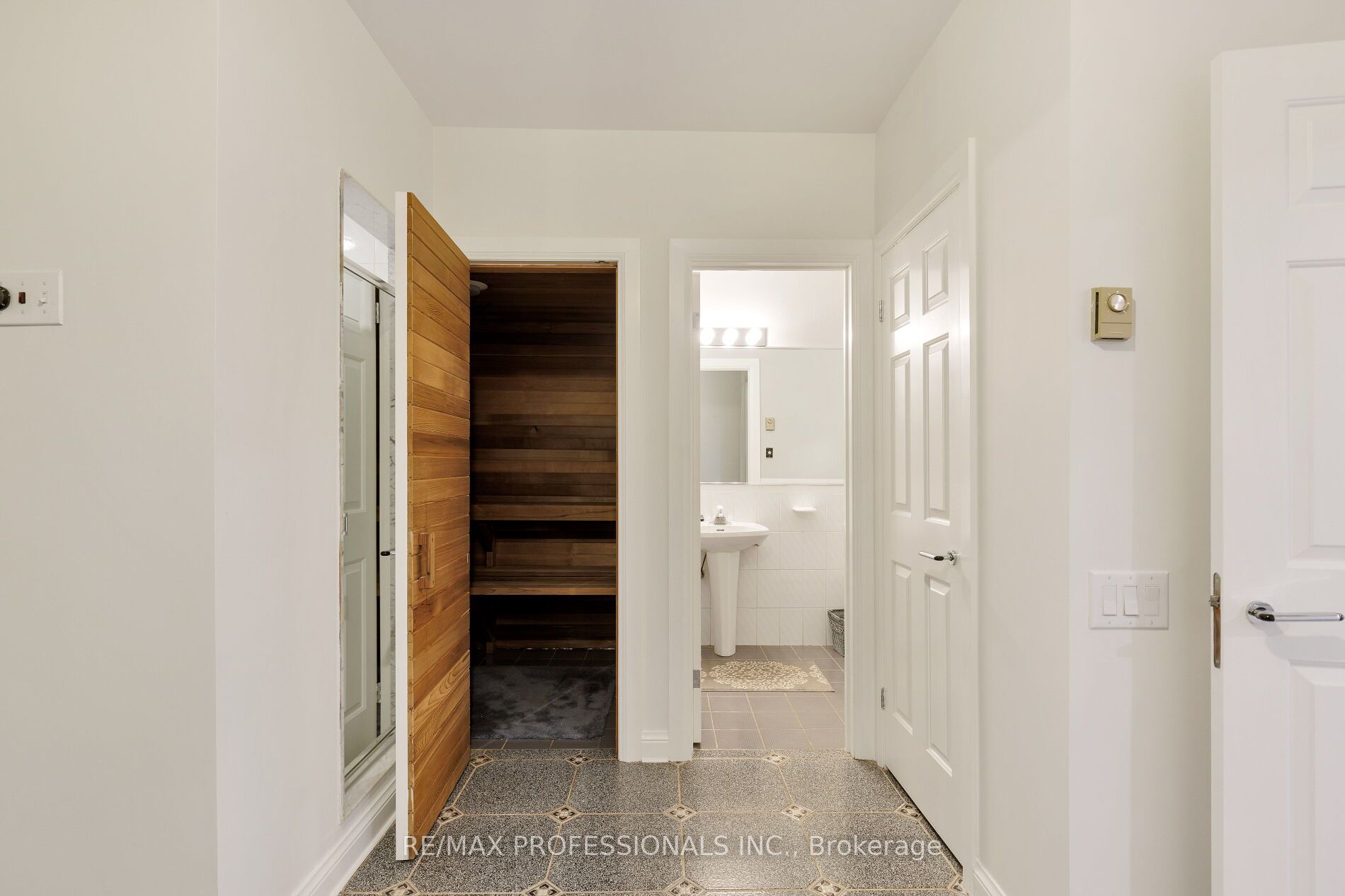 6a Edenbrook Hill Property Photo 36