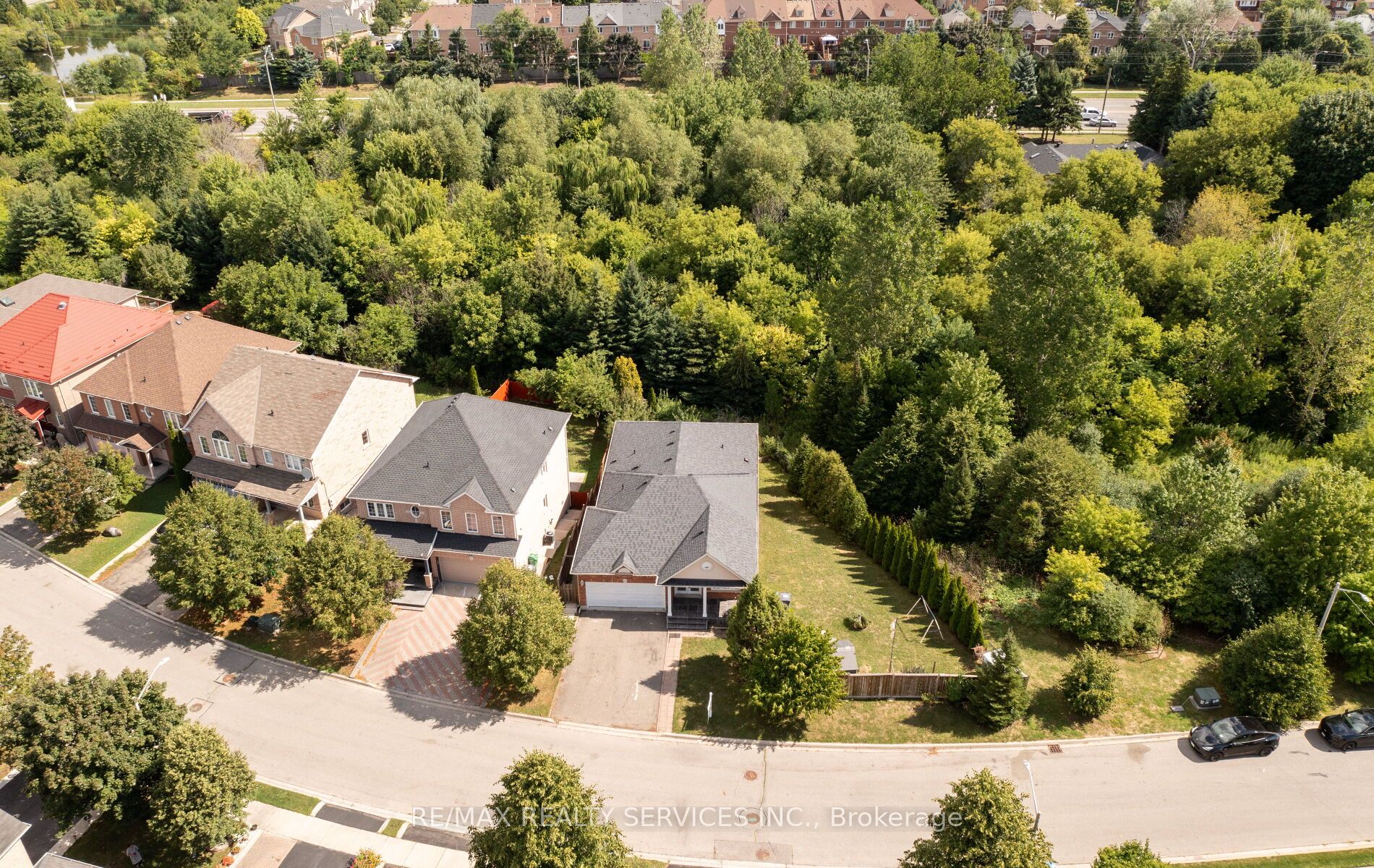 47 Echoridge Drive Property Photo 1