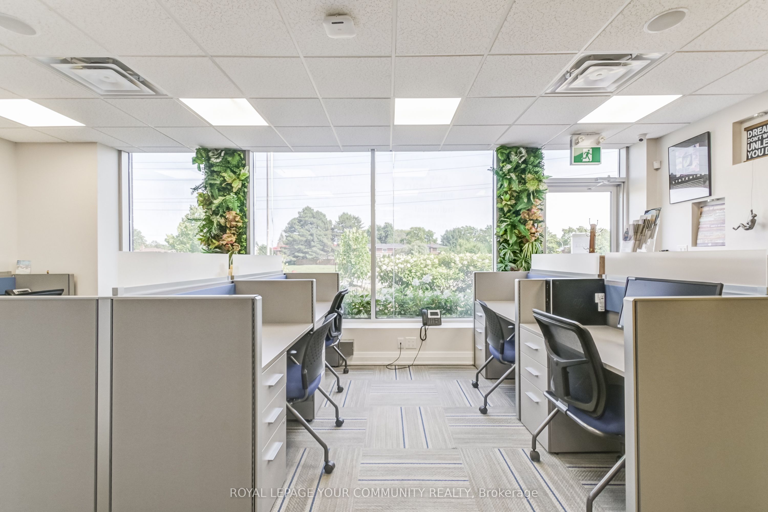 6-1185 Queensway N/a East Property Photo 12