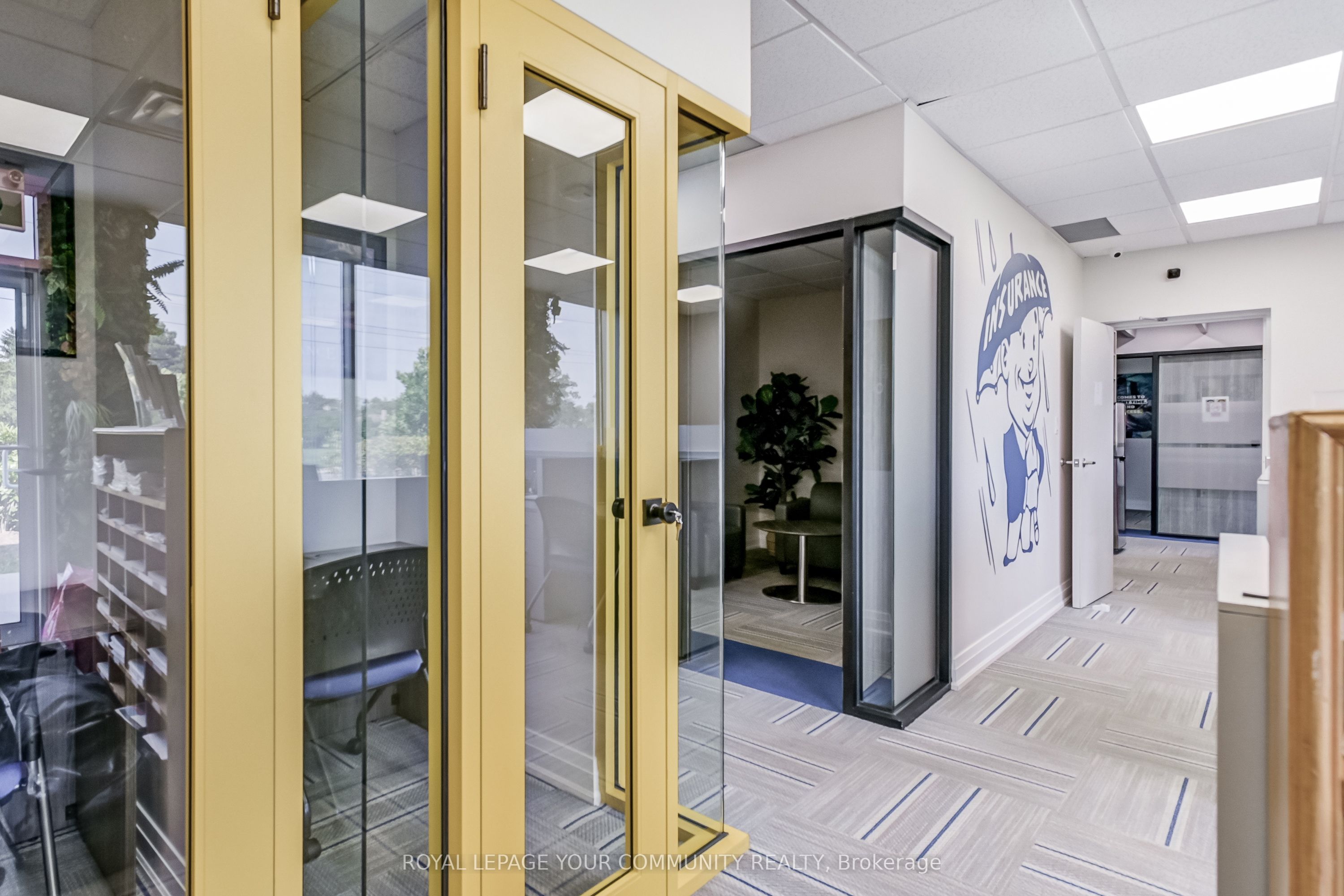 6-1185 Queensway N/a East Property Photo 14