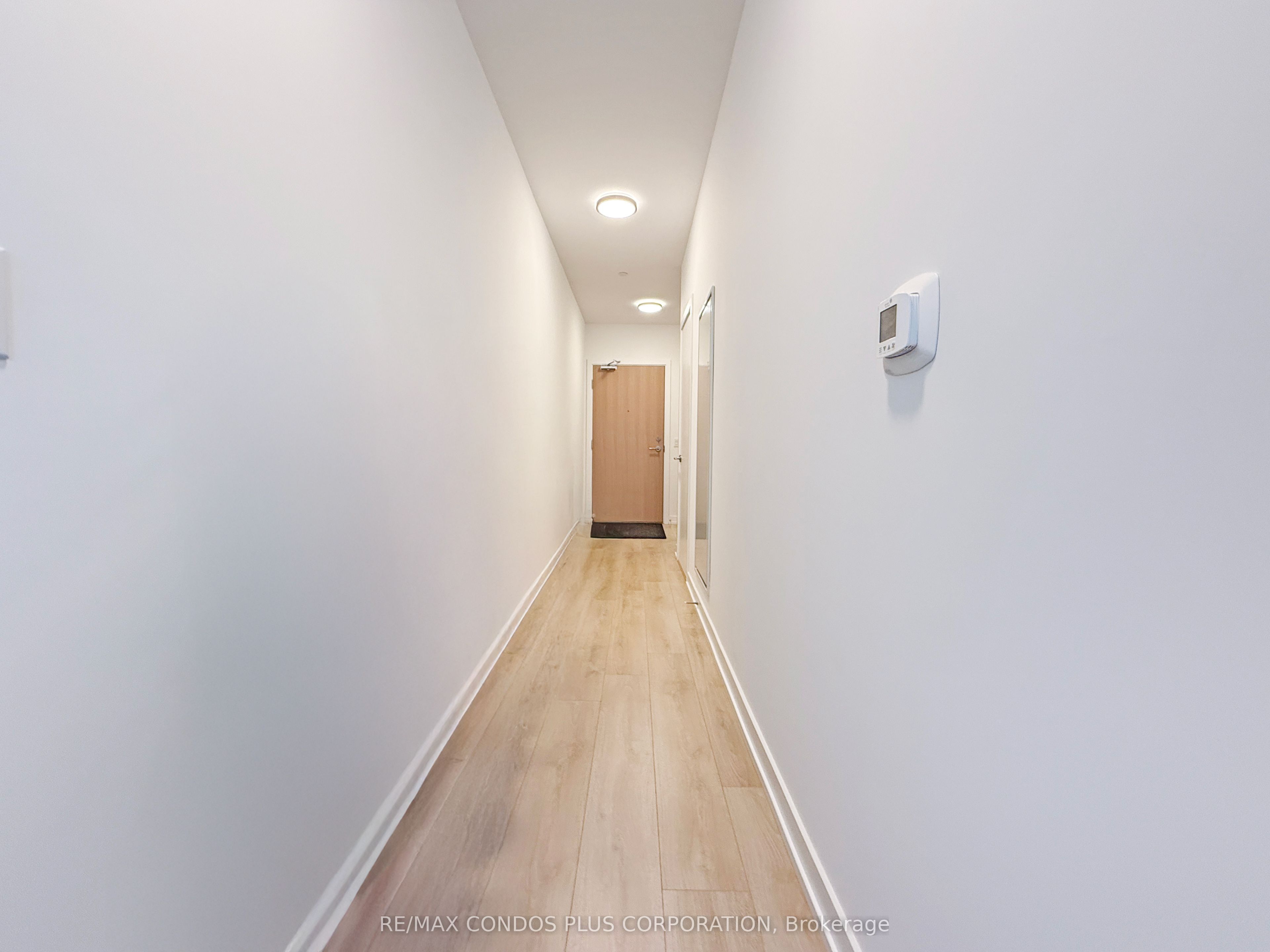 1195 The Queensway N/a M03 Property Photo 8