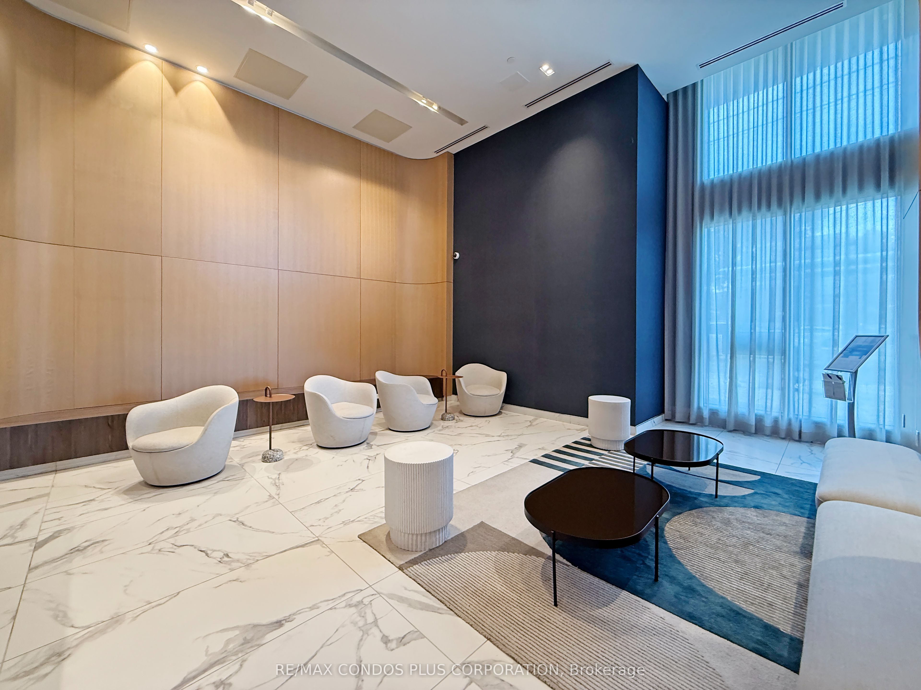 1195 The Queensway N/a M03 Property Photo 11