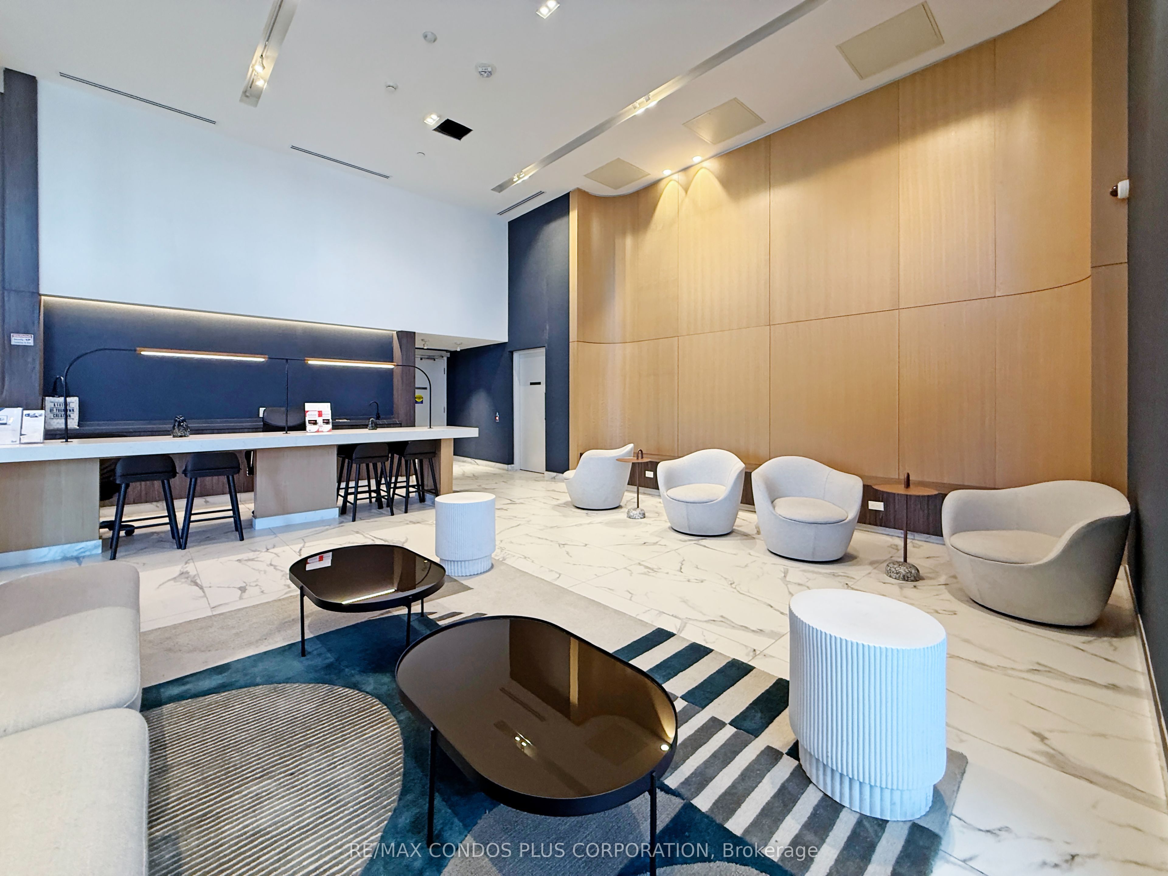 1195 The Queensway N/a M03 Property Photo 12