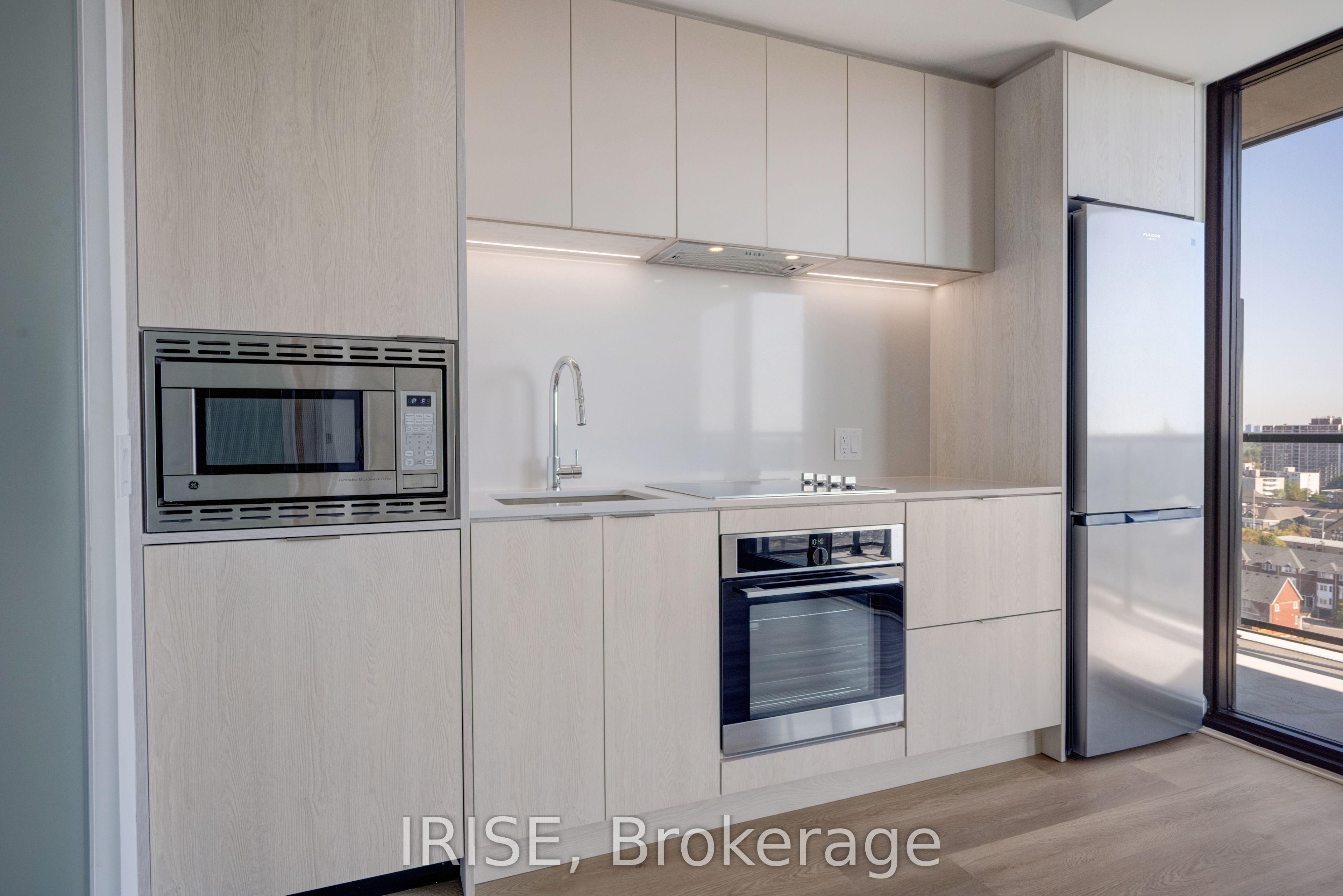 3009 Novar Road N 1417 Property Photo 6