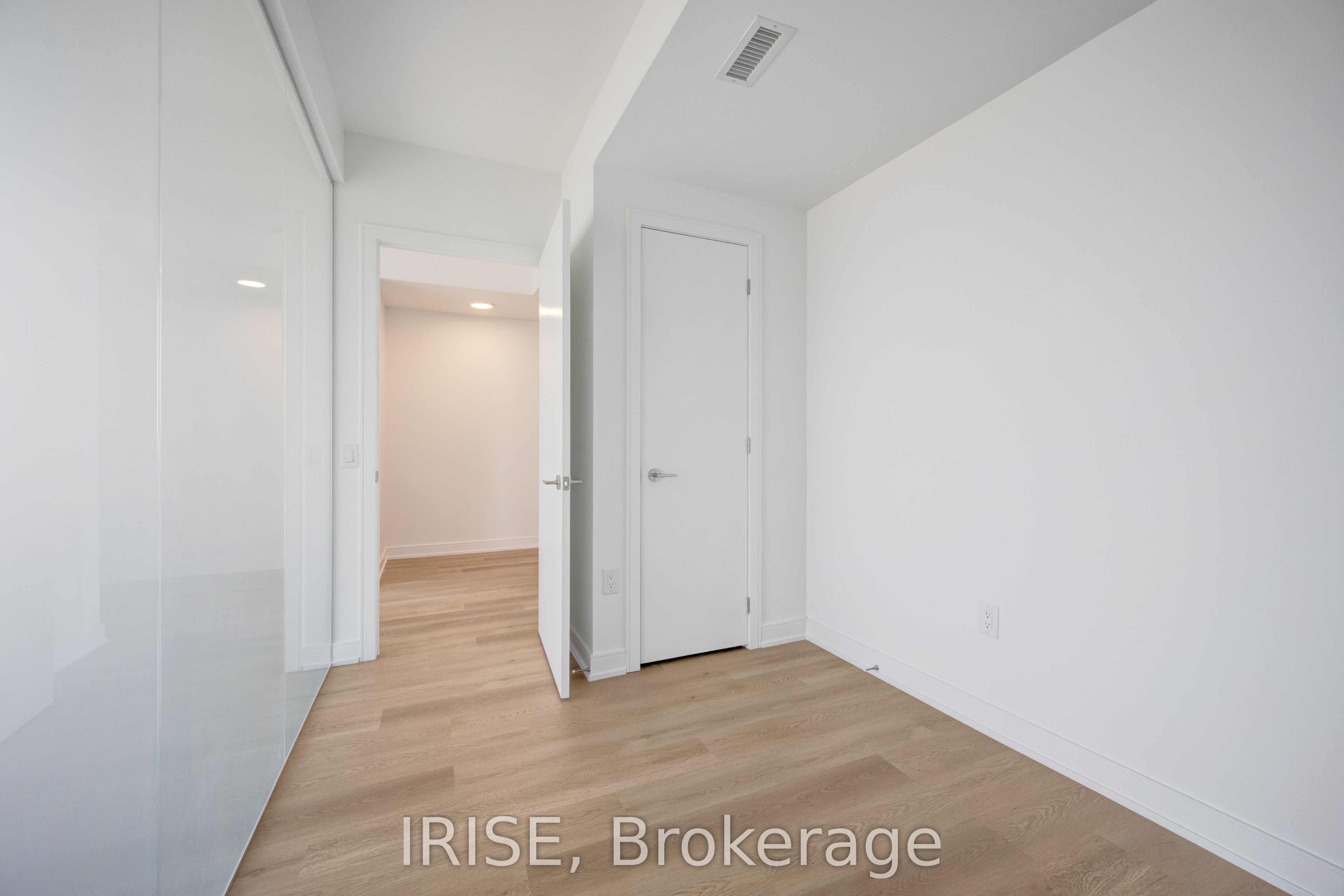 3009 Novar Road N 1417 Property Photo 7