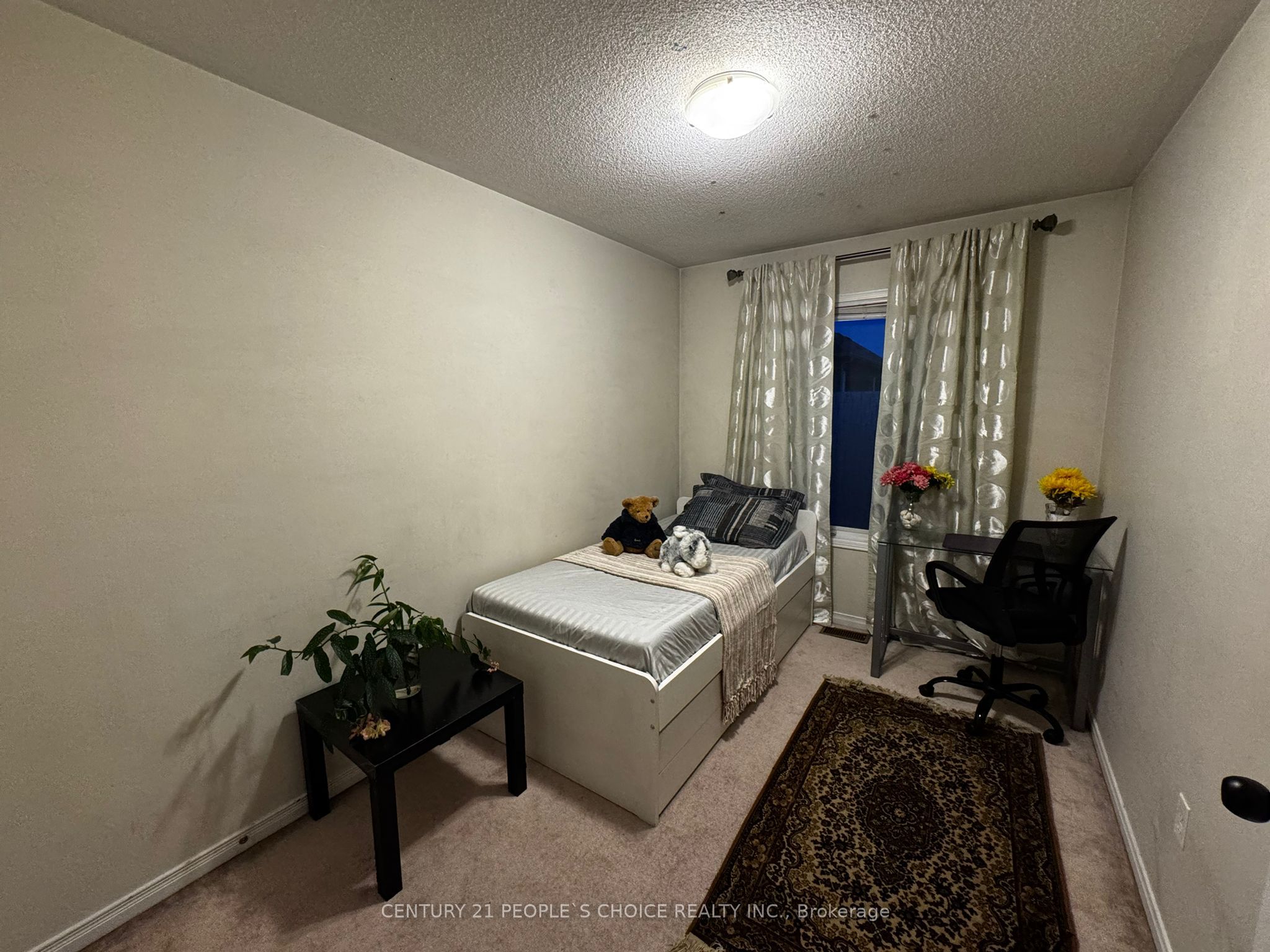 409 Aspendale Crescent Upper-bedroom Property Photo 1