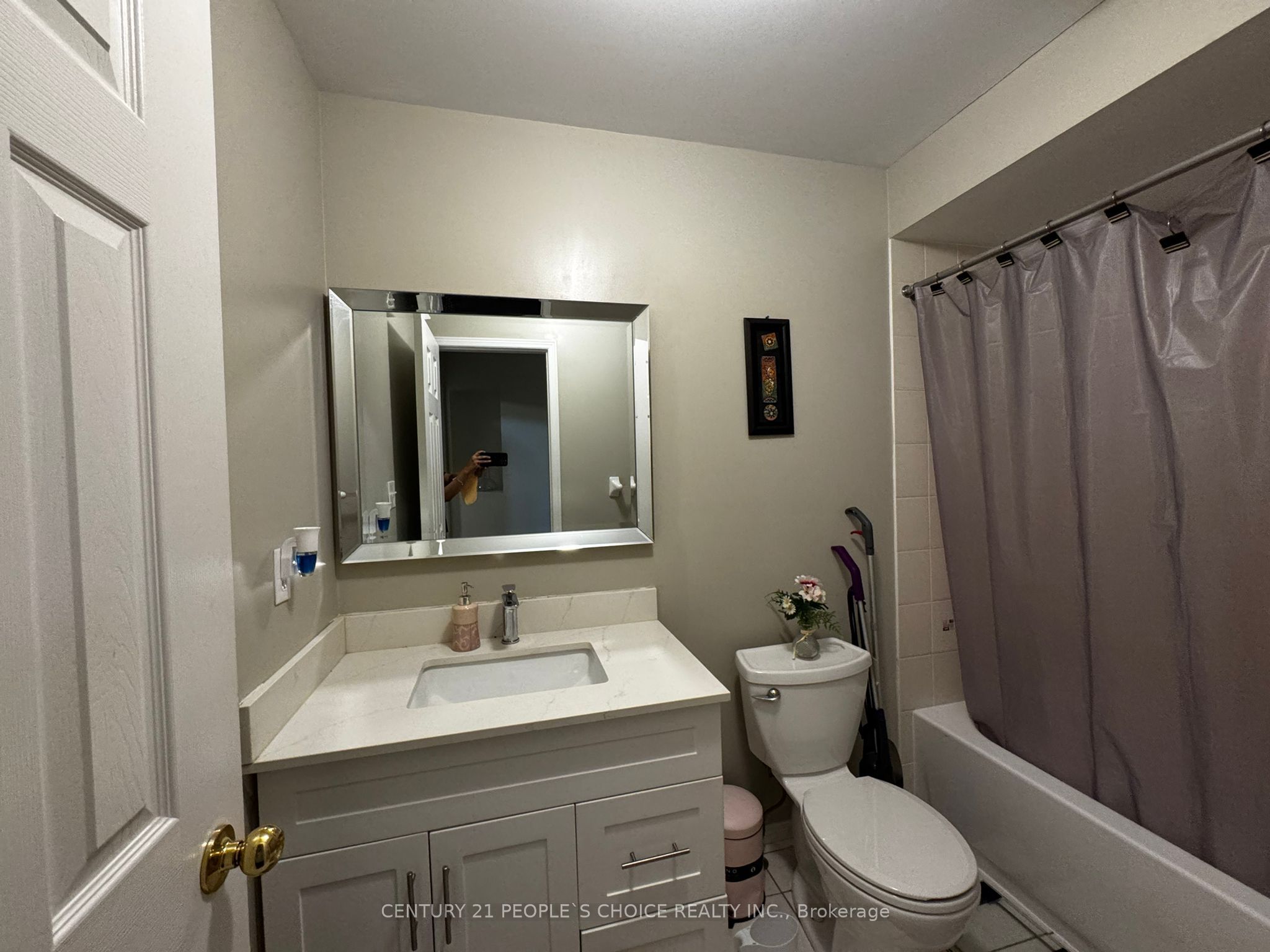 409 Aspendale Crescent Upper-bedroom Property Photo 4