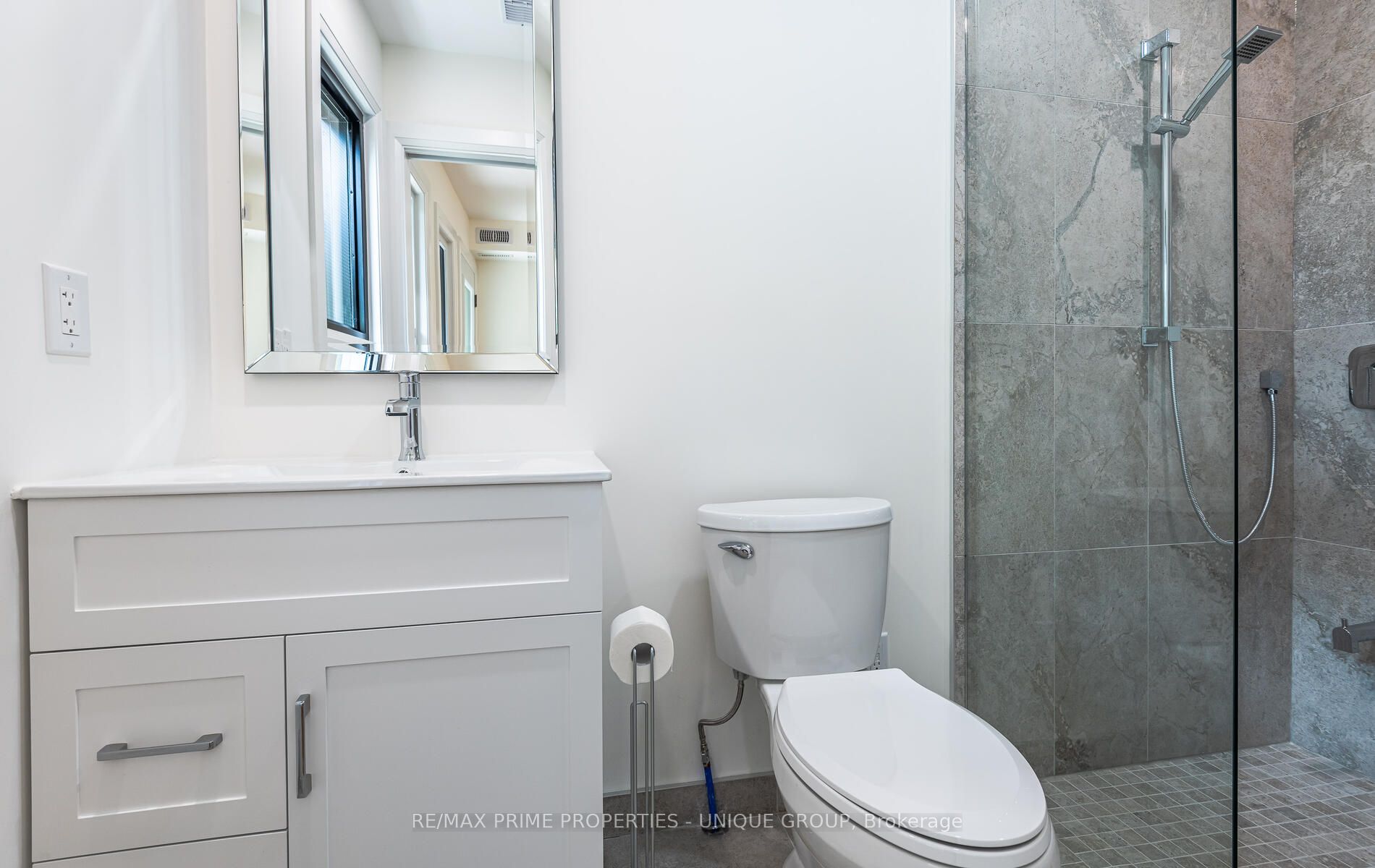 45 Astoria Avenue 2 Property Photo 17