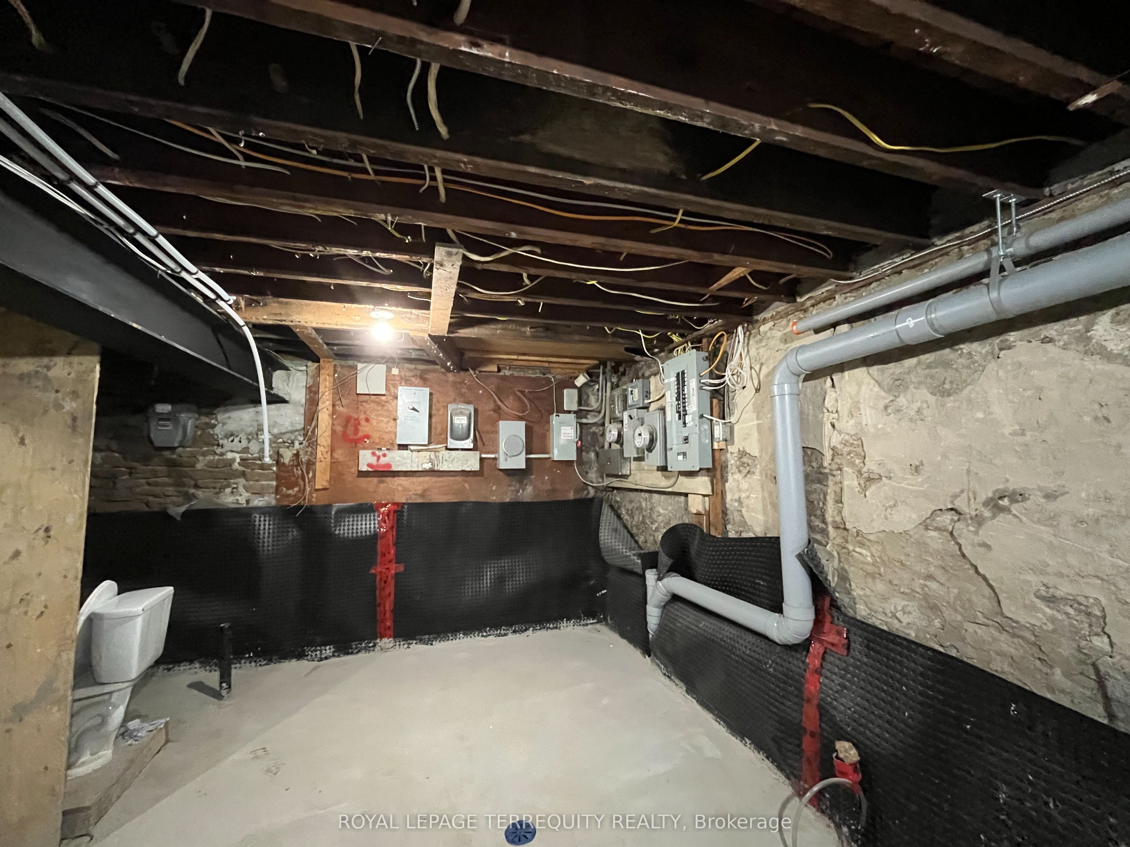 389 Jane Street B Property Photo 10